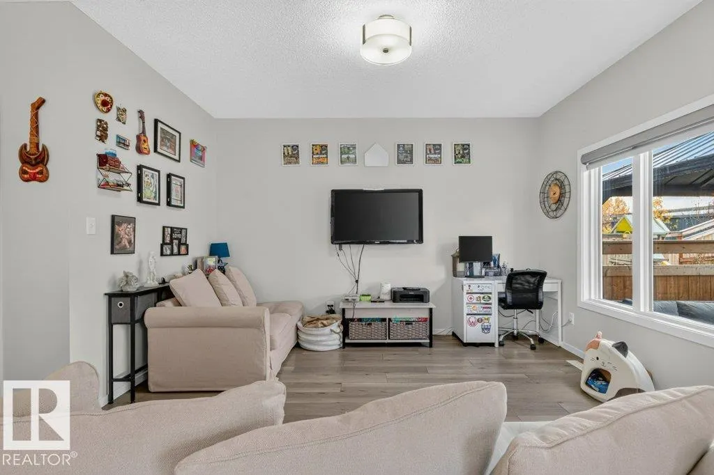 1020 DANIELS Loop