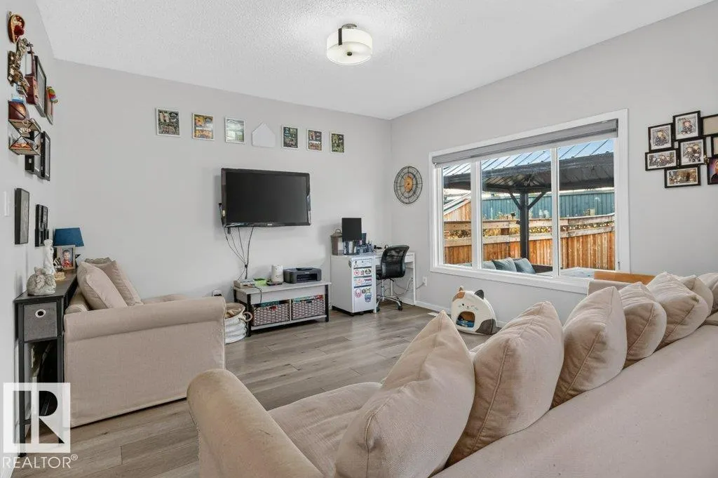 1020 DANIELS Loop