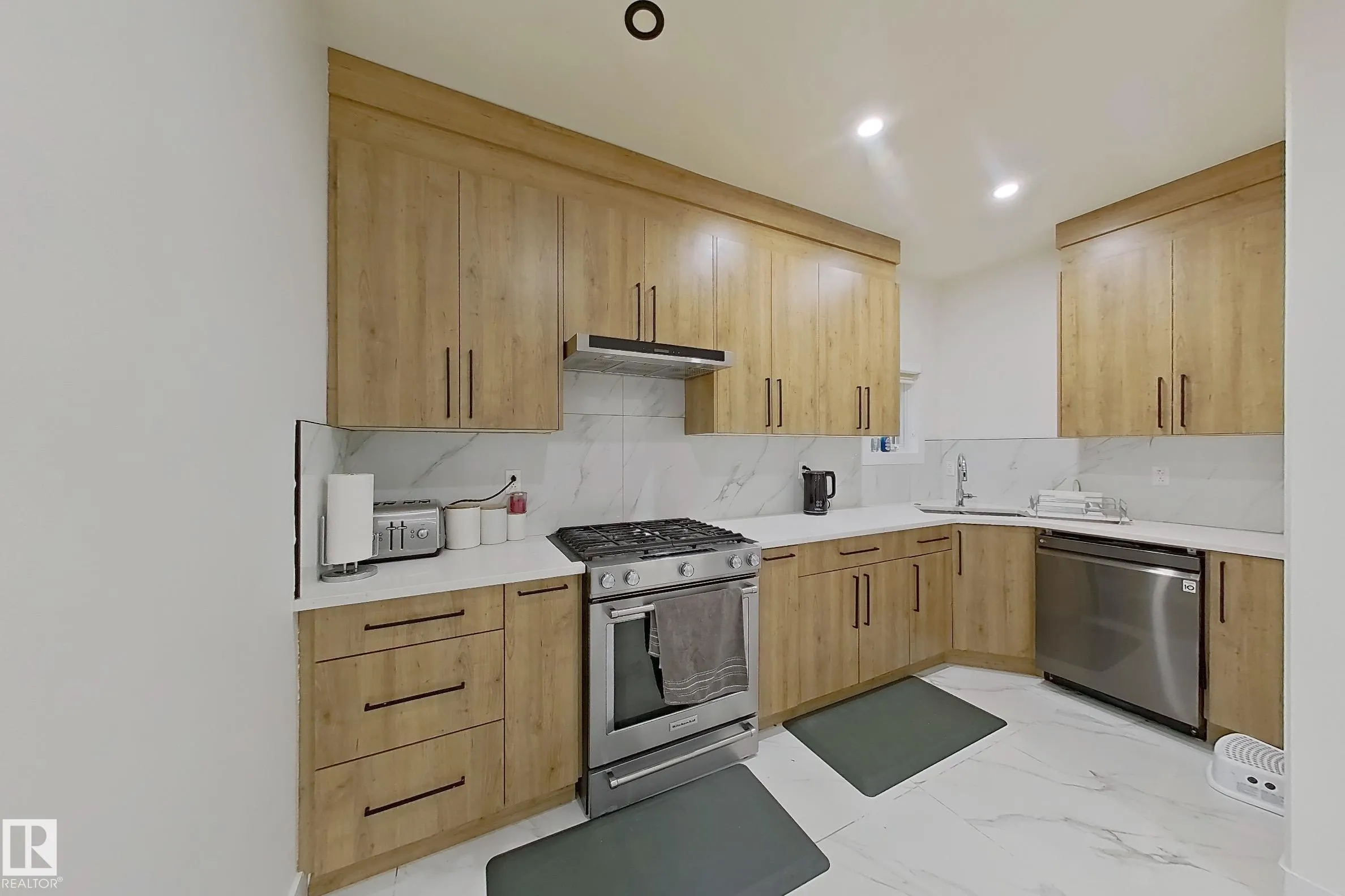1210 PEREGRINE Terrace