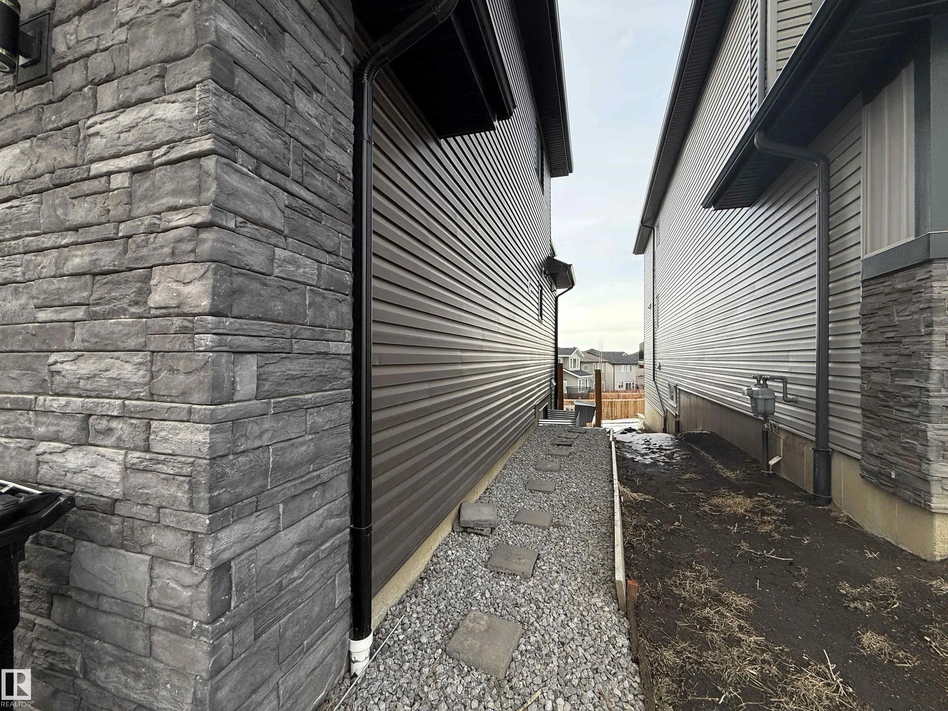 1210 PEREGRINE Terrace