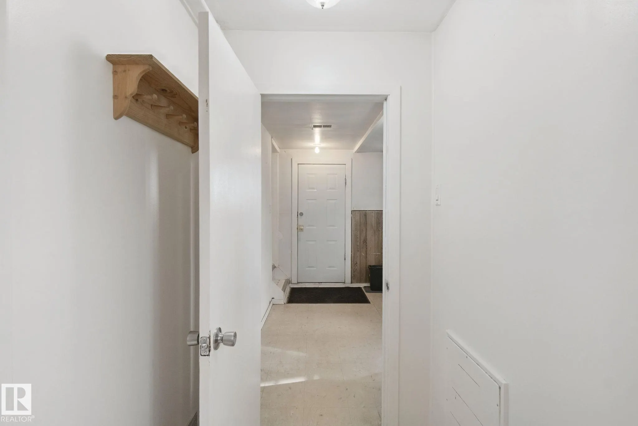 11946 70 Street