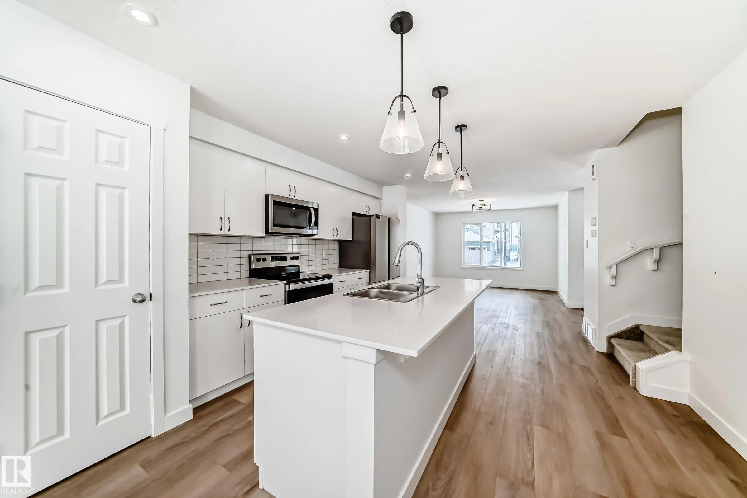 4611 177ave
