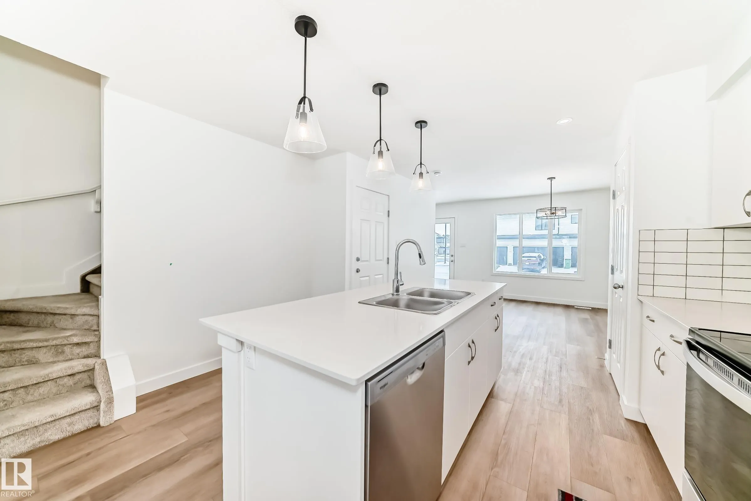 4611 177ave