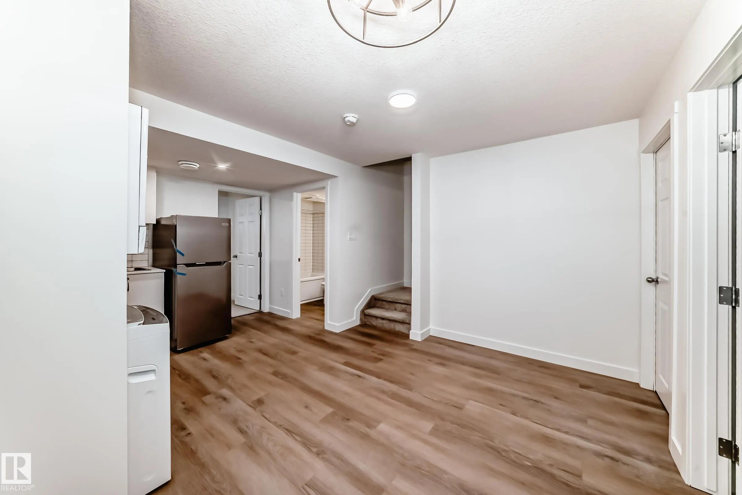 4611 177ave