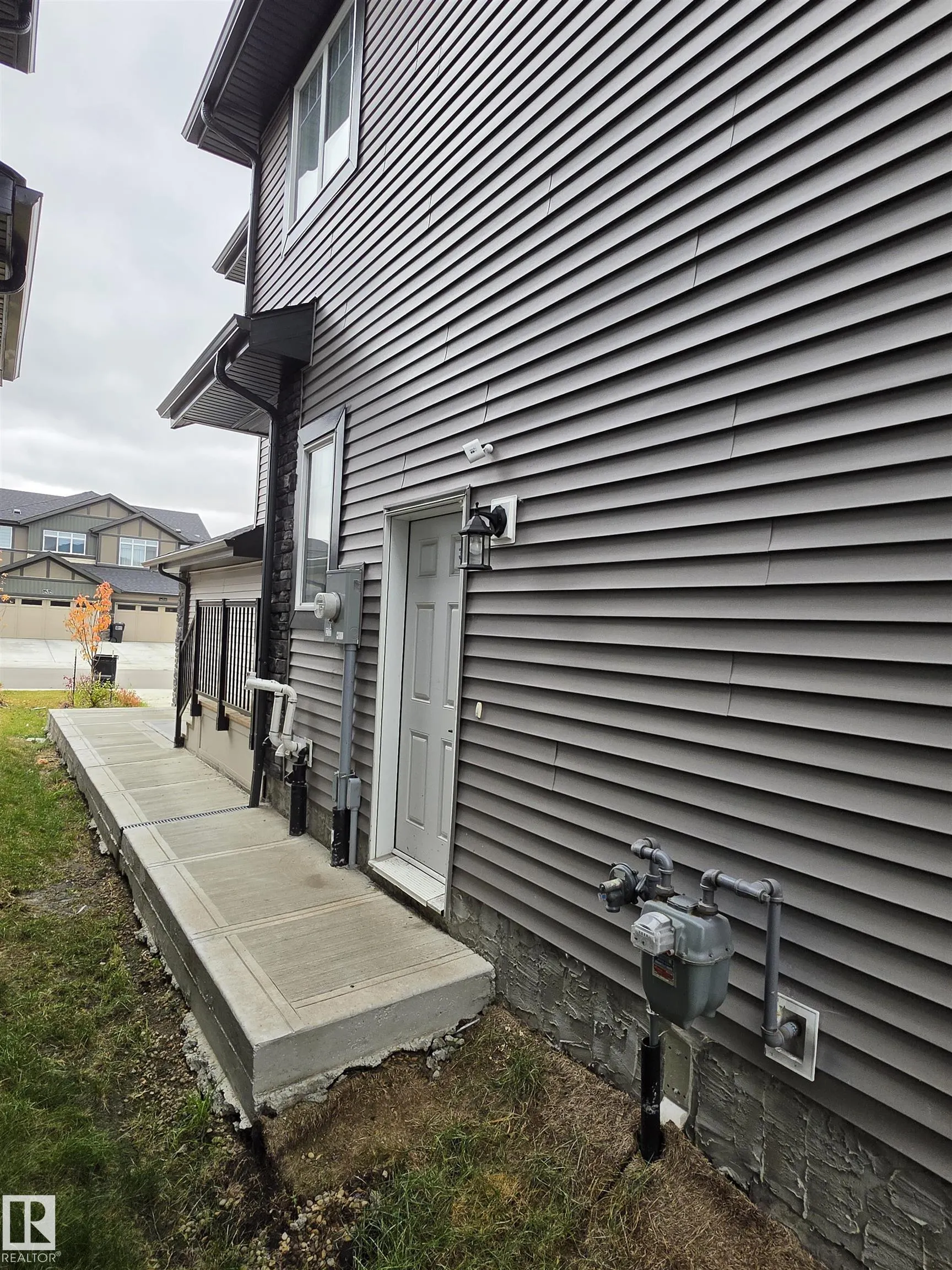 16228 19 Ave