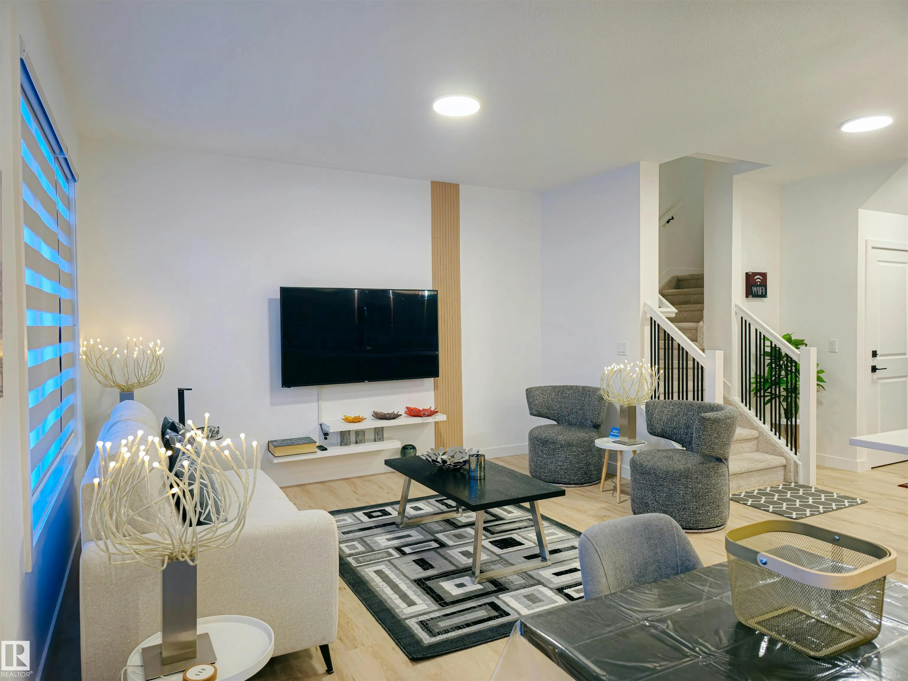 16228 19 Ave