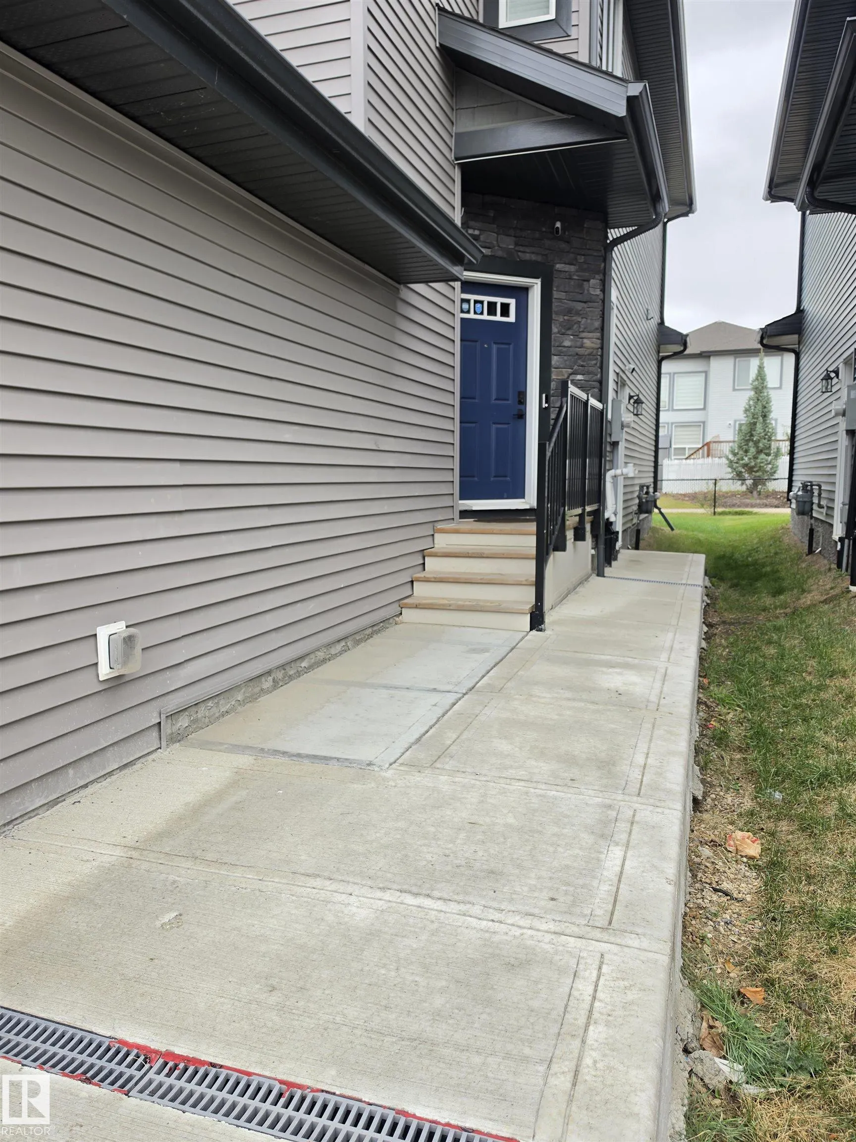 16228 19 Ave