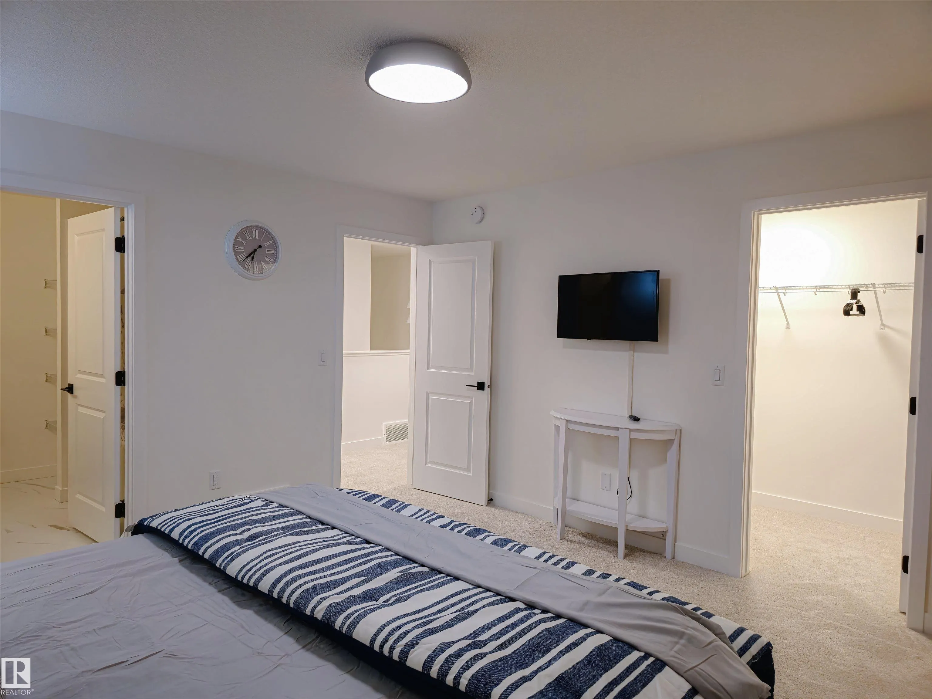 16228 19 Ave