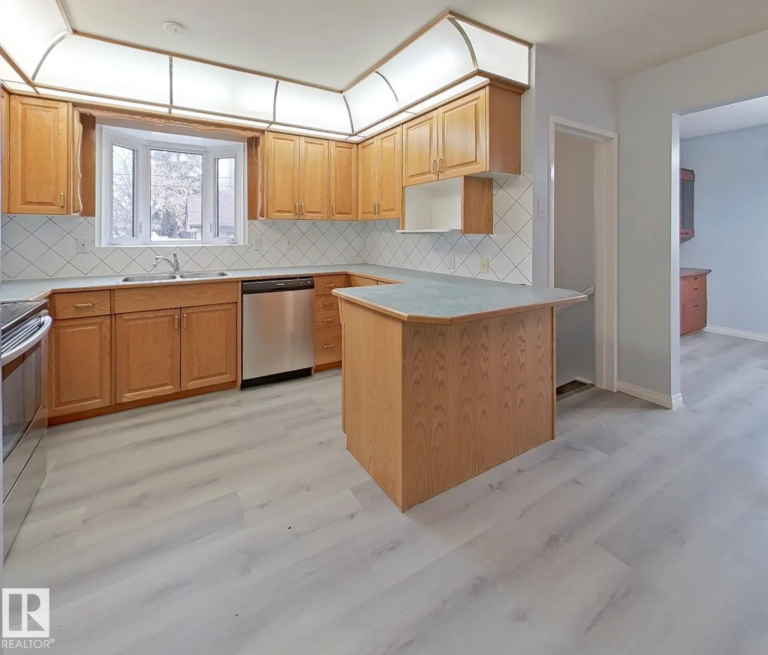 8708 MEADOWLARK Road