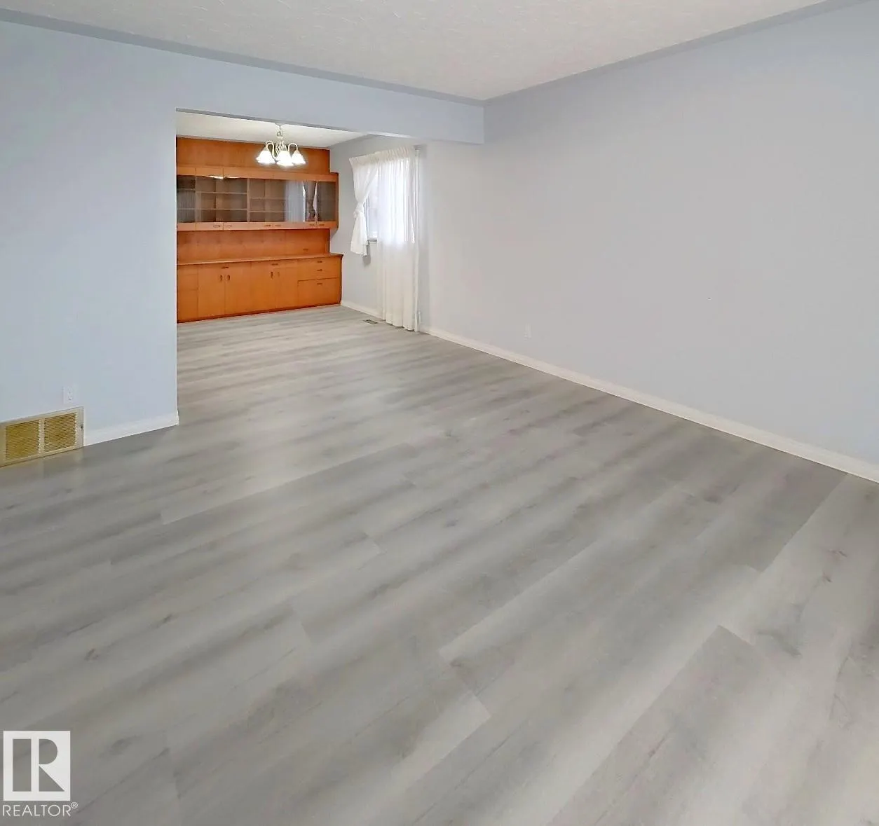 8708 MEADOWLARK Road