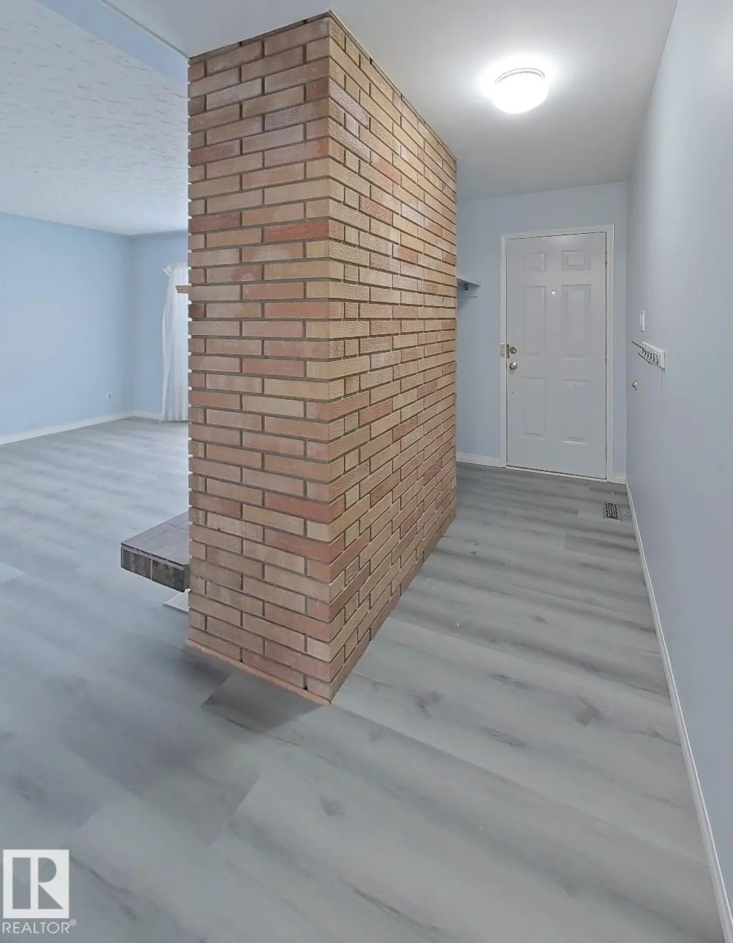8708 MEADOWLARK Road