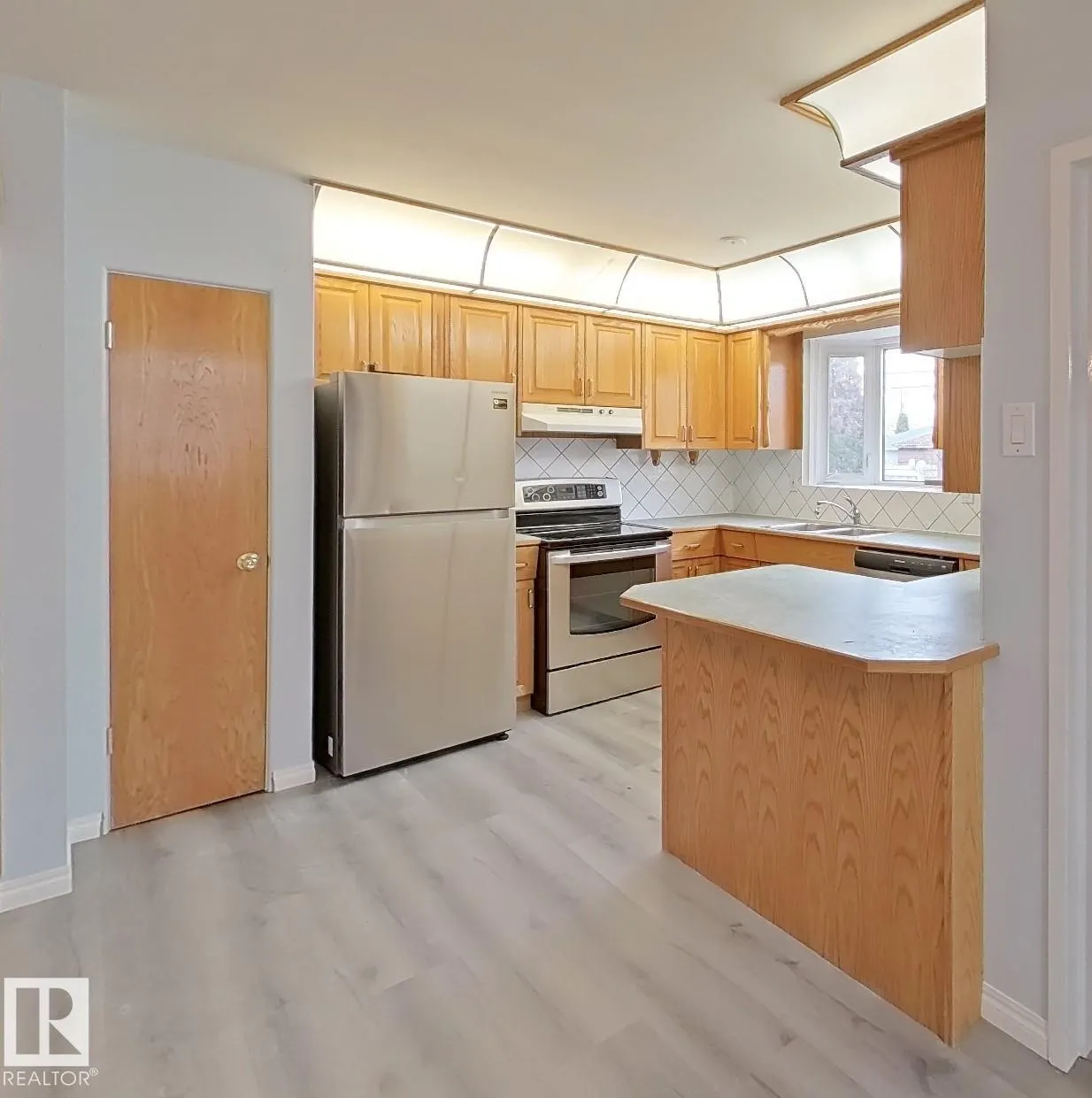 8708 MEADOWLARK Road