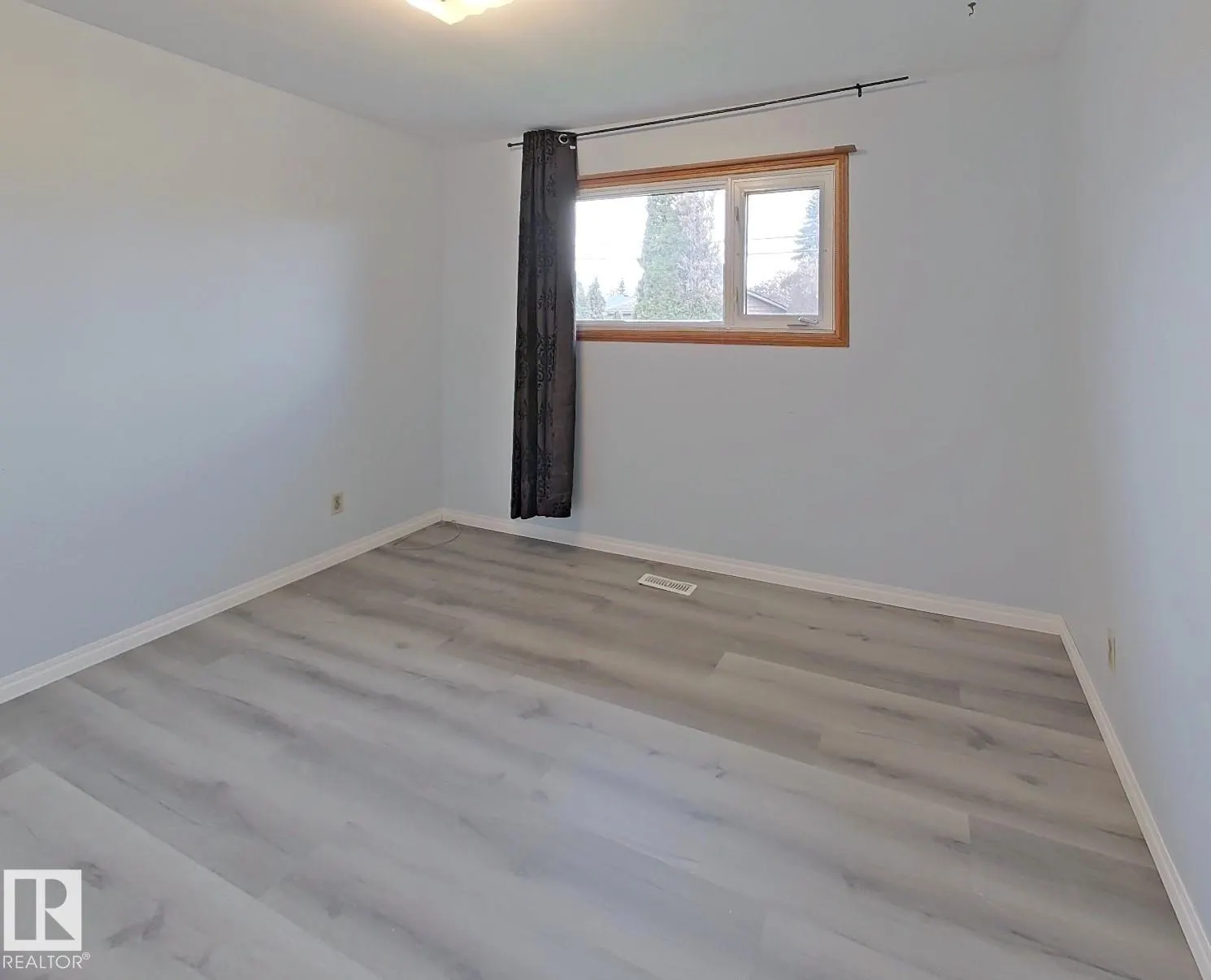 8708 MEADOWLARK Road