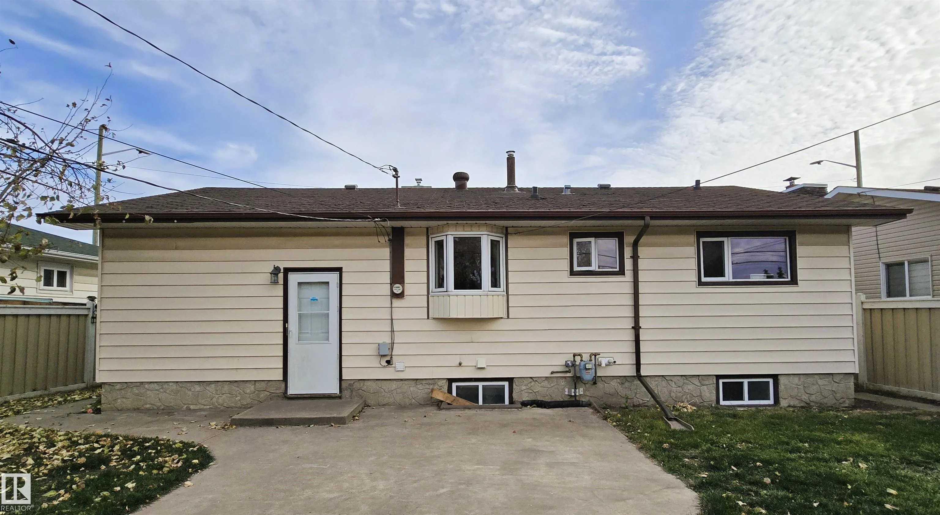 8708 MEADOWLARK Road