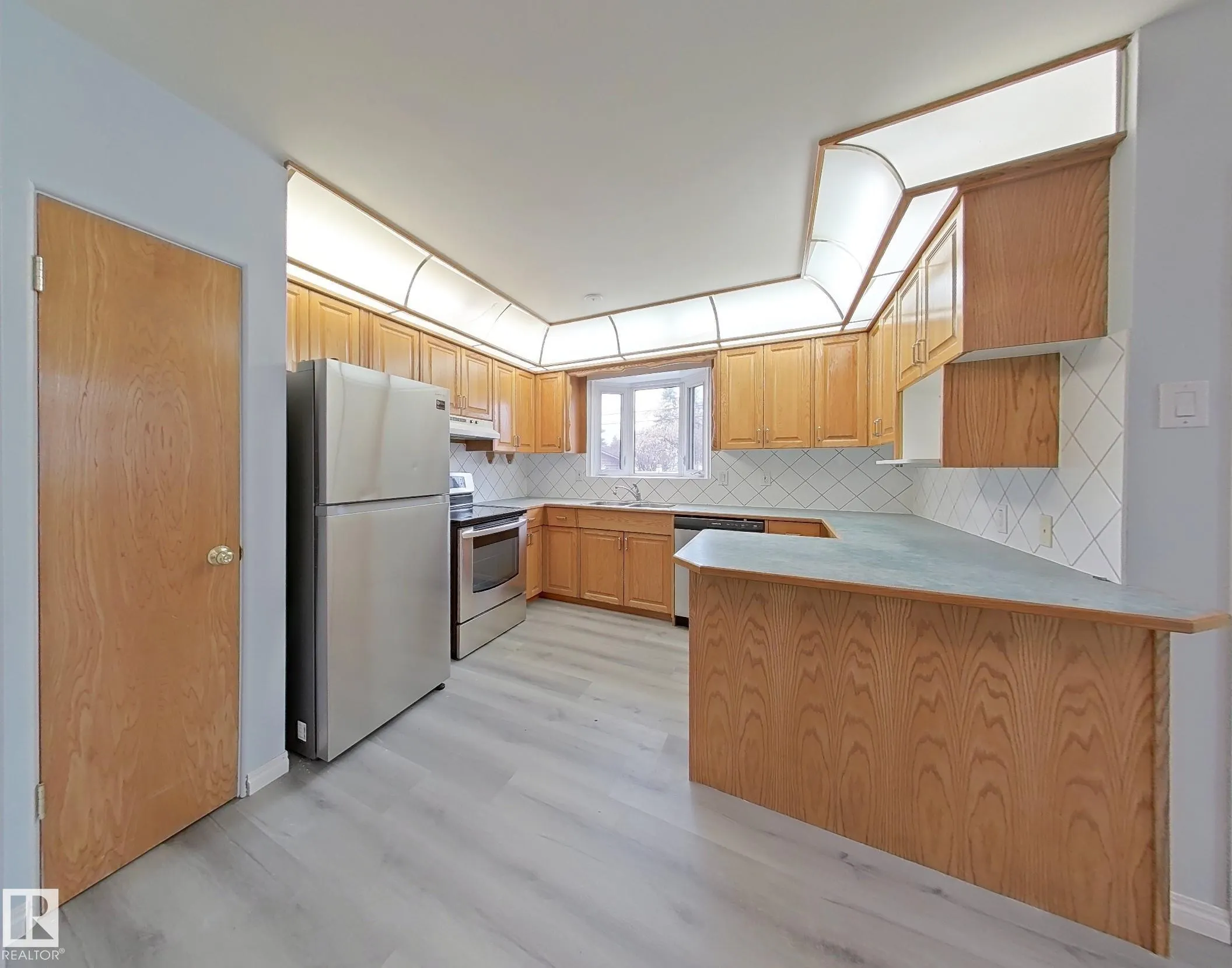 8708 MEADOWLARK Road