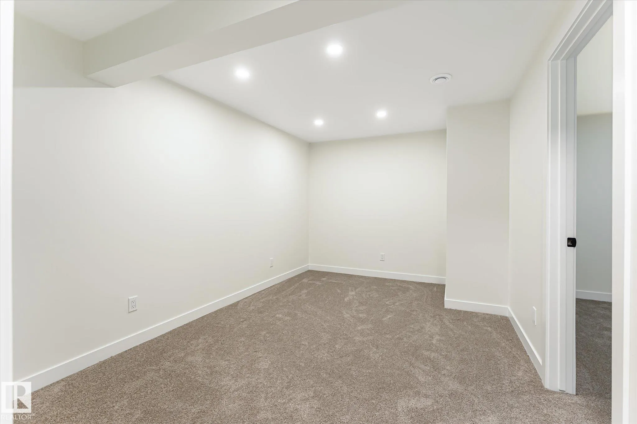 18307 66 Avenue