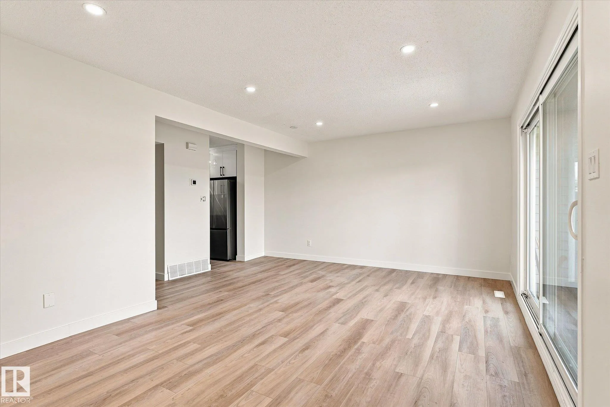 18307 66 Avenue