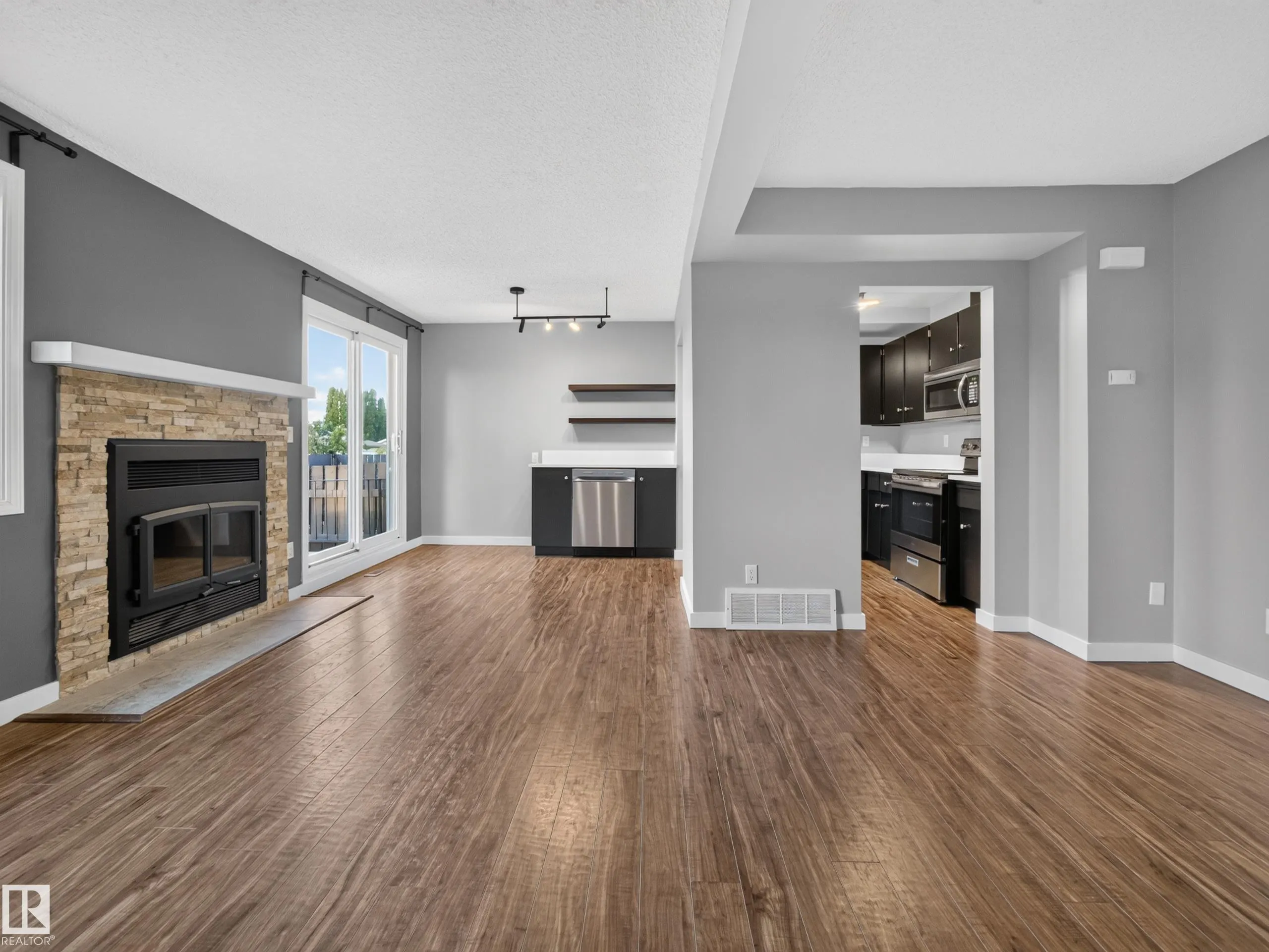 1514A 69 Street