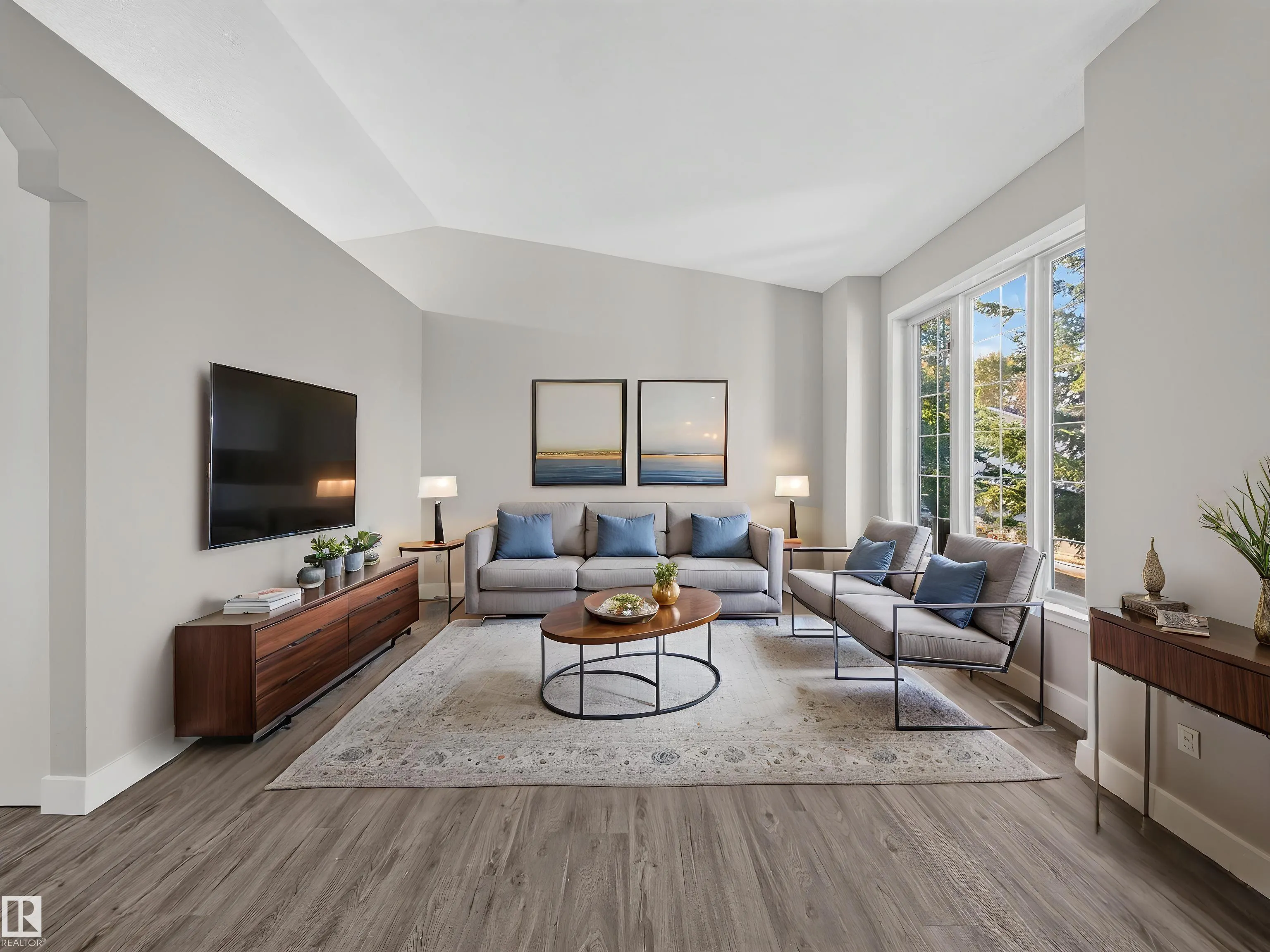 310 REGENCY Drive