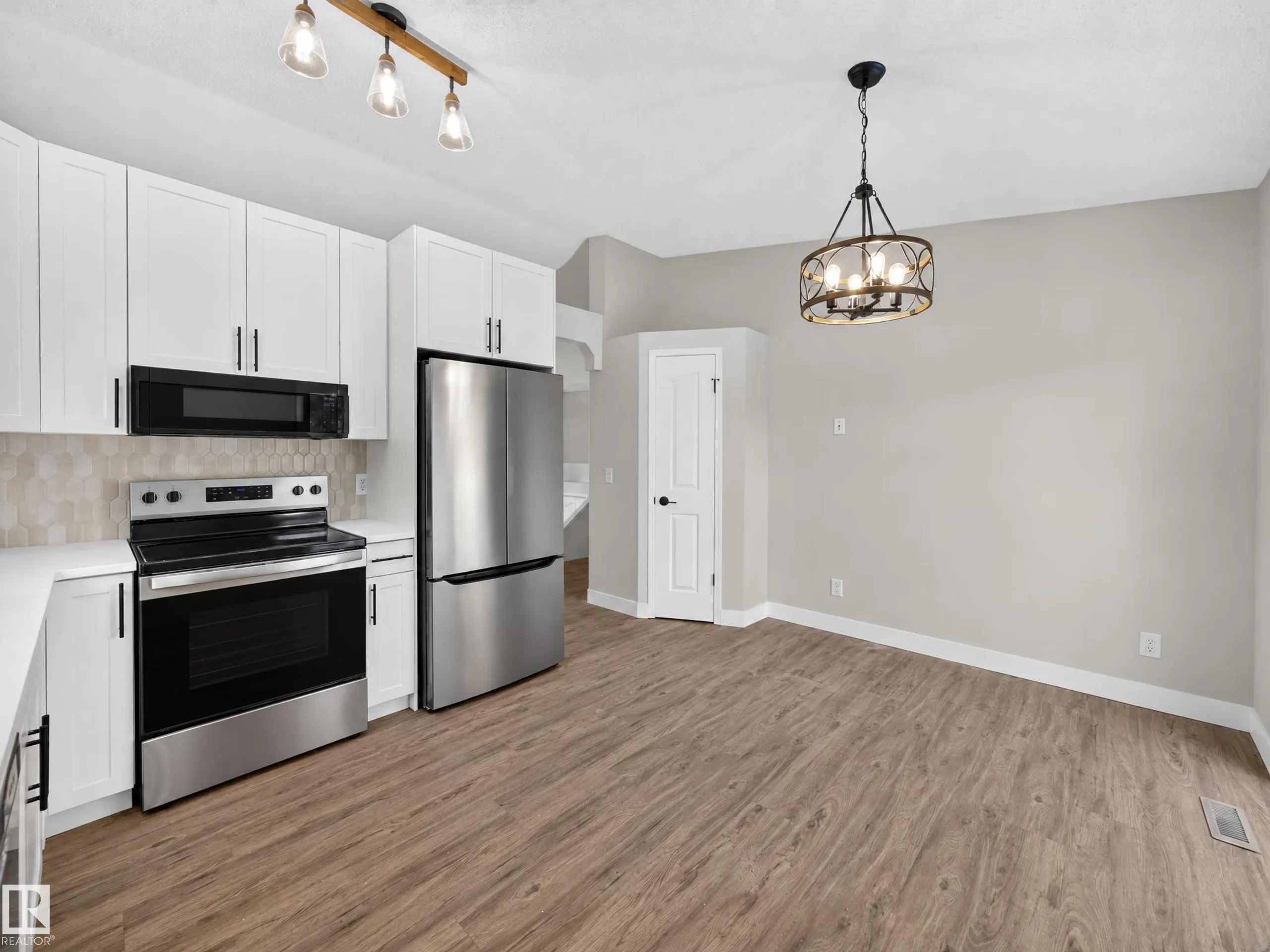 310 REGENCY Drive
