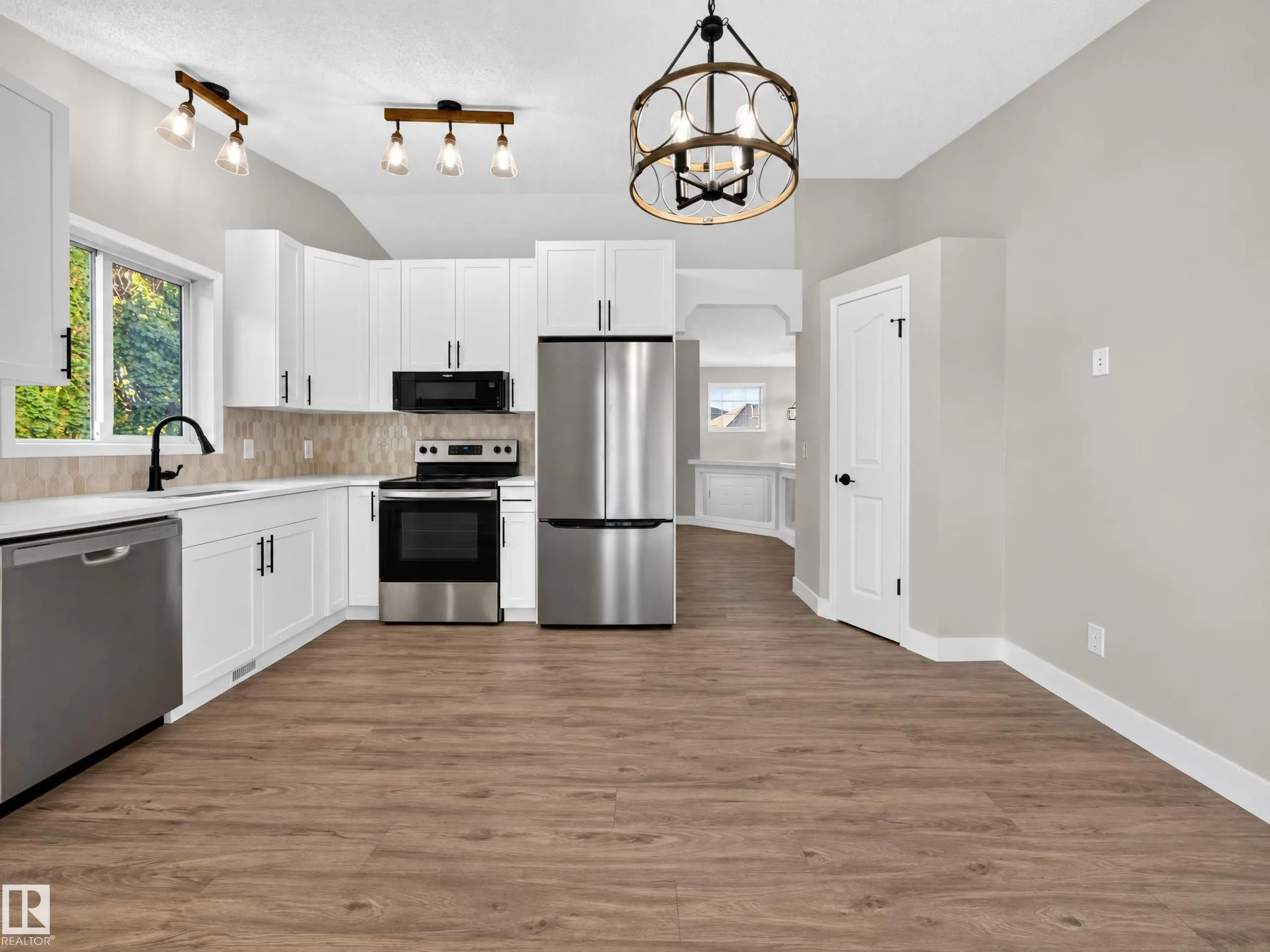 310 REGENCY Drive