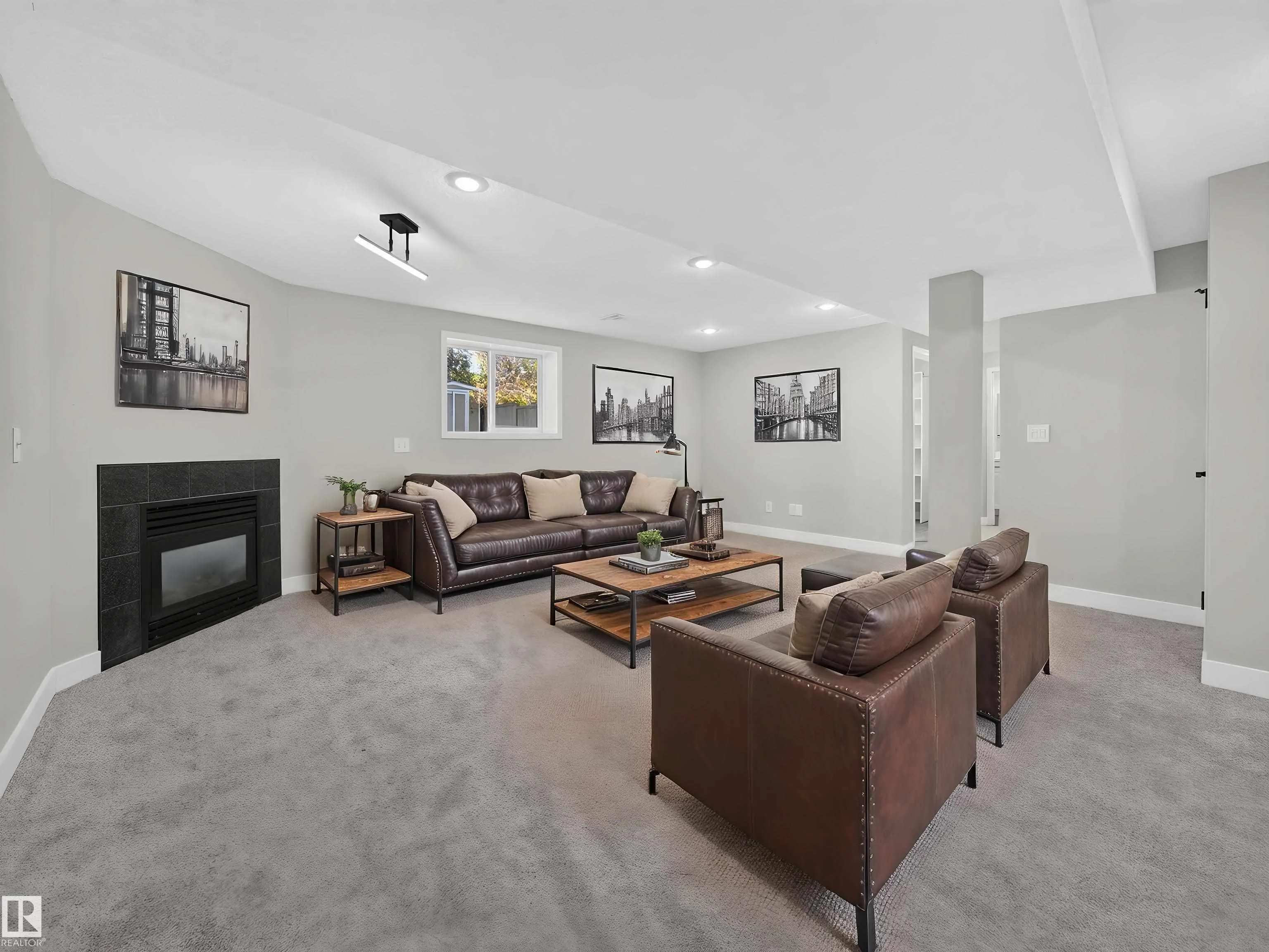 310 REGENCY Drive