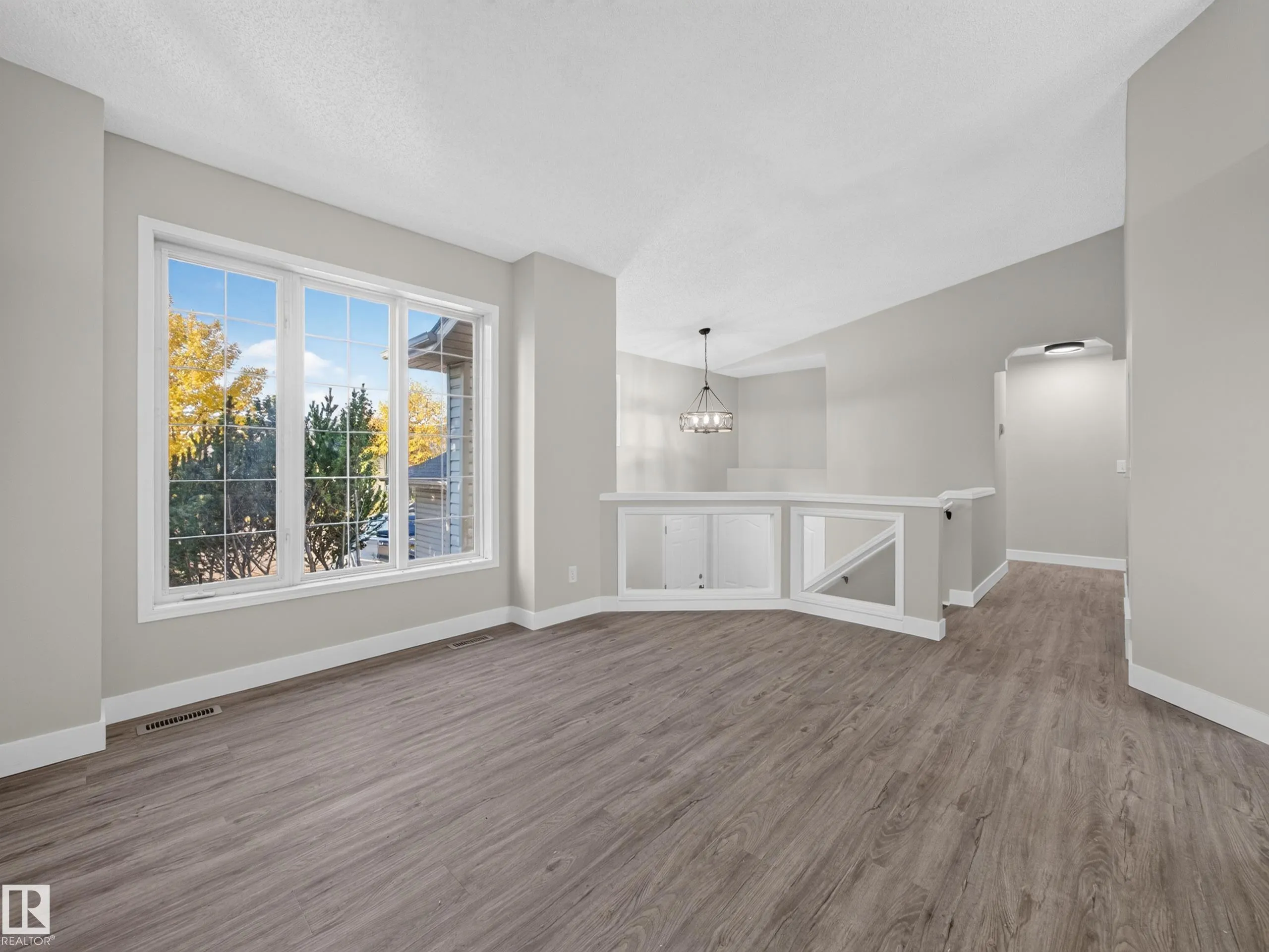 310 REGENCY Drive
