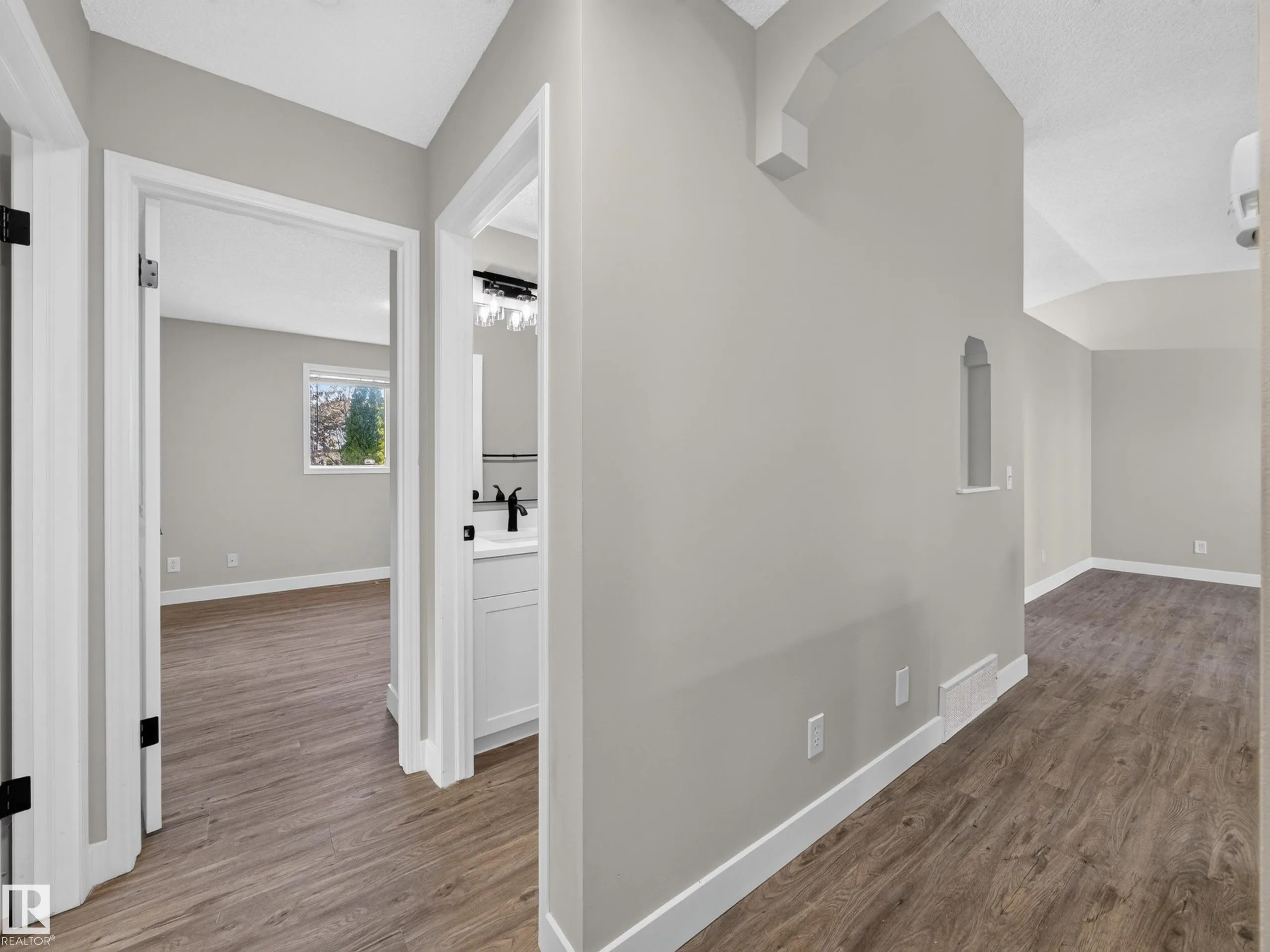 310 REGENCY Drive