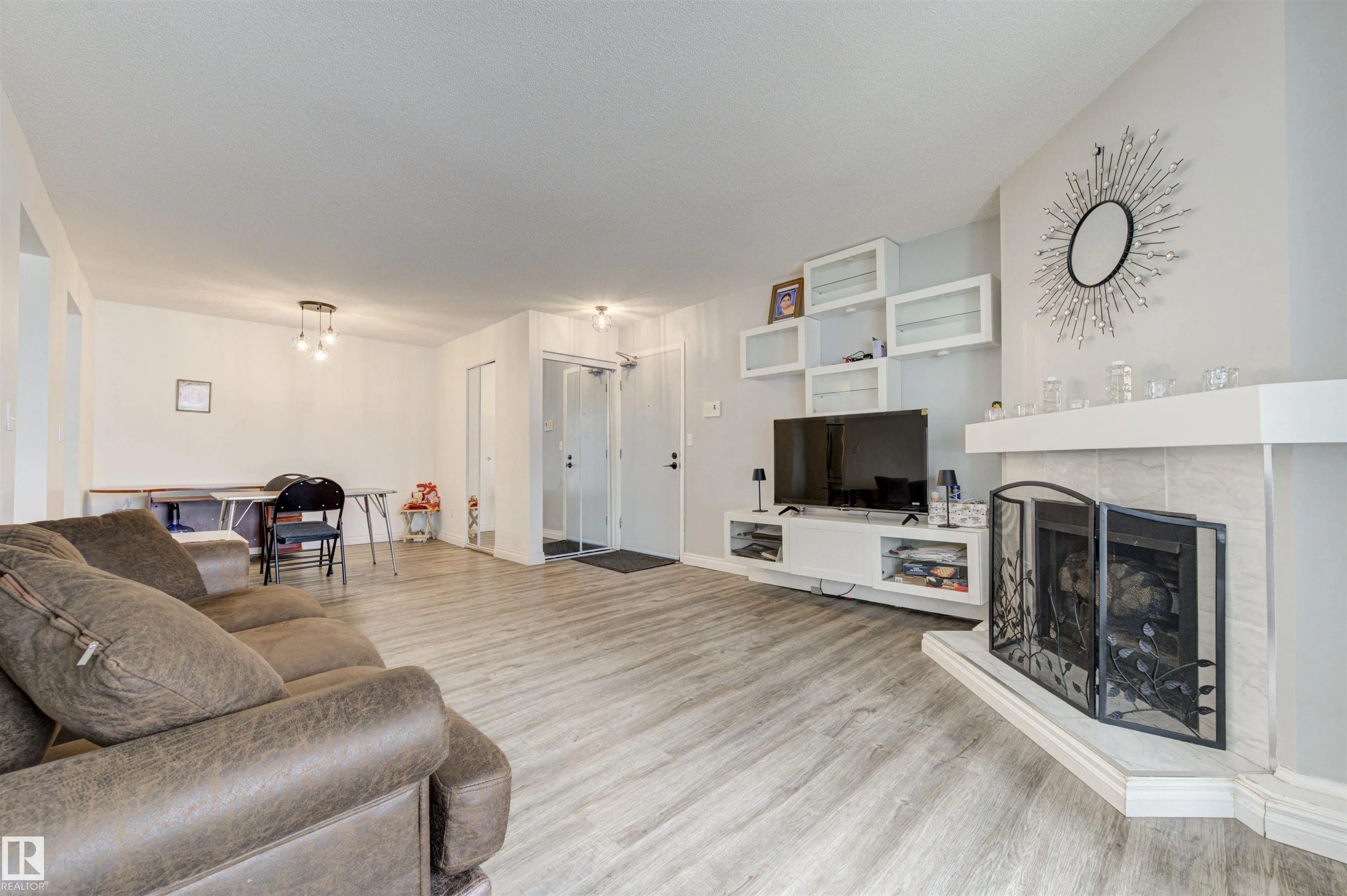 316 Woodbridge Way