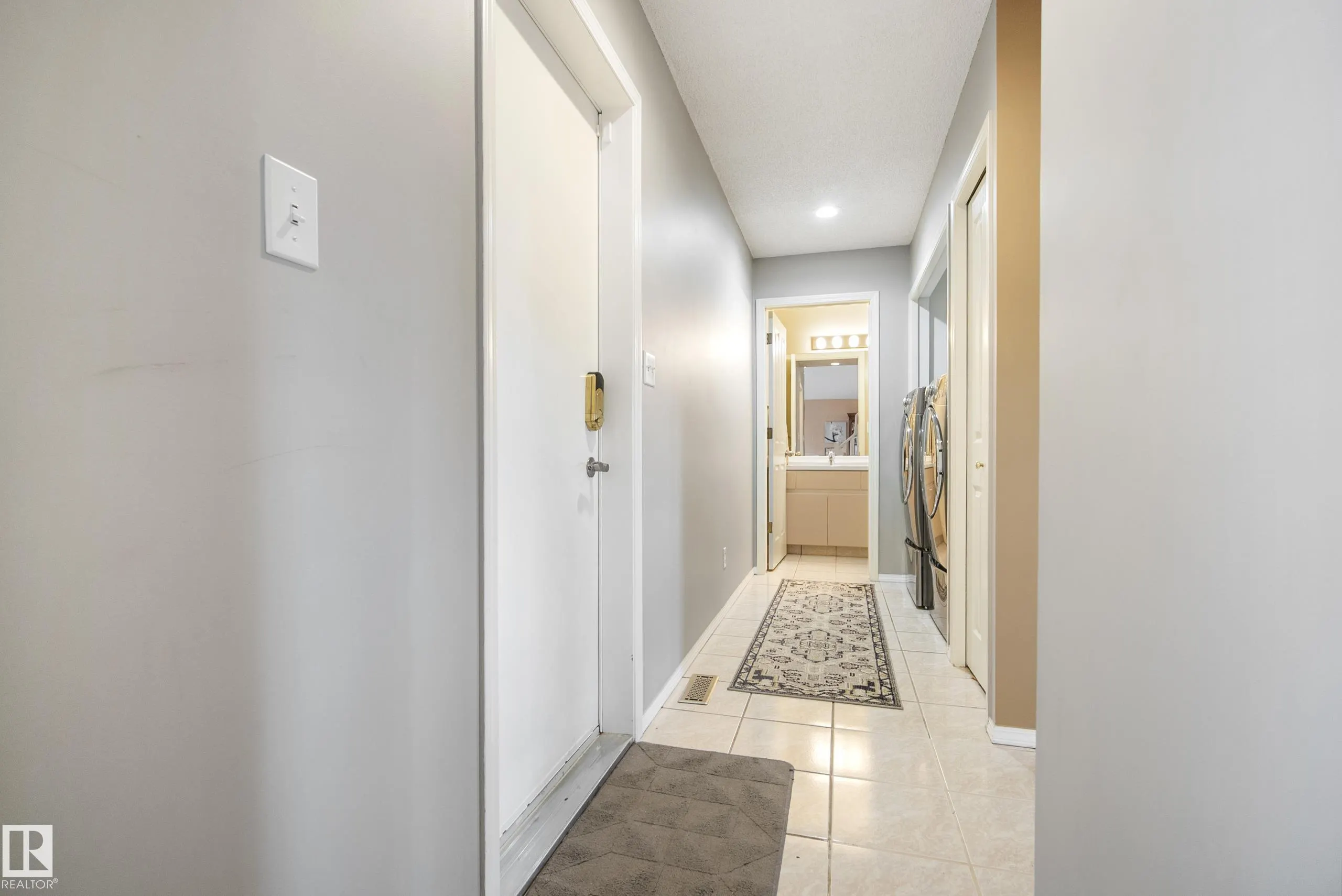 38 DEANE Crescent
