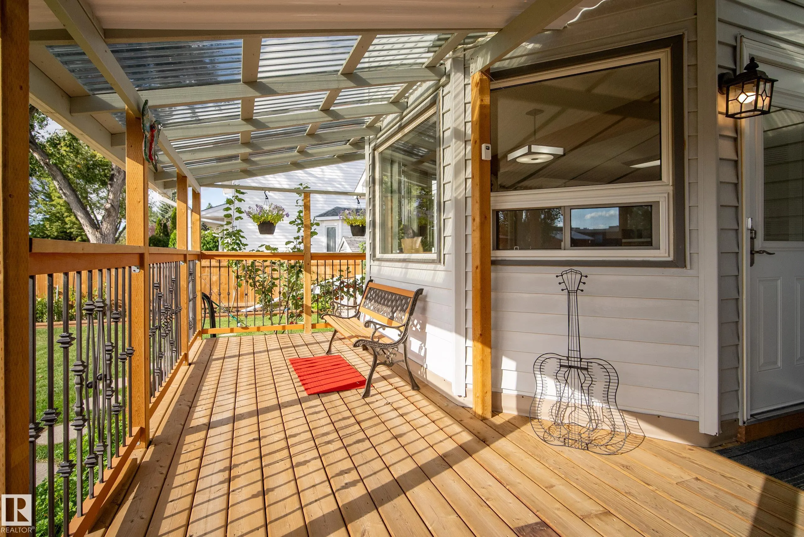 38 DEANE Crescent