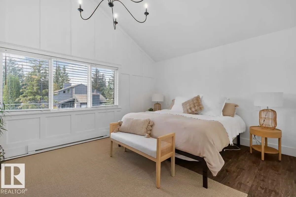 98 WOLF Crescent