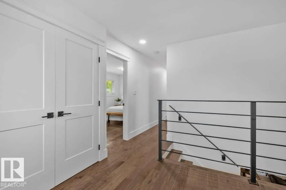 98 WOLF Crescent