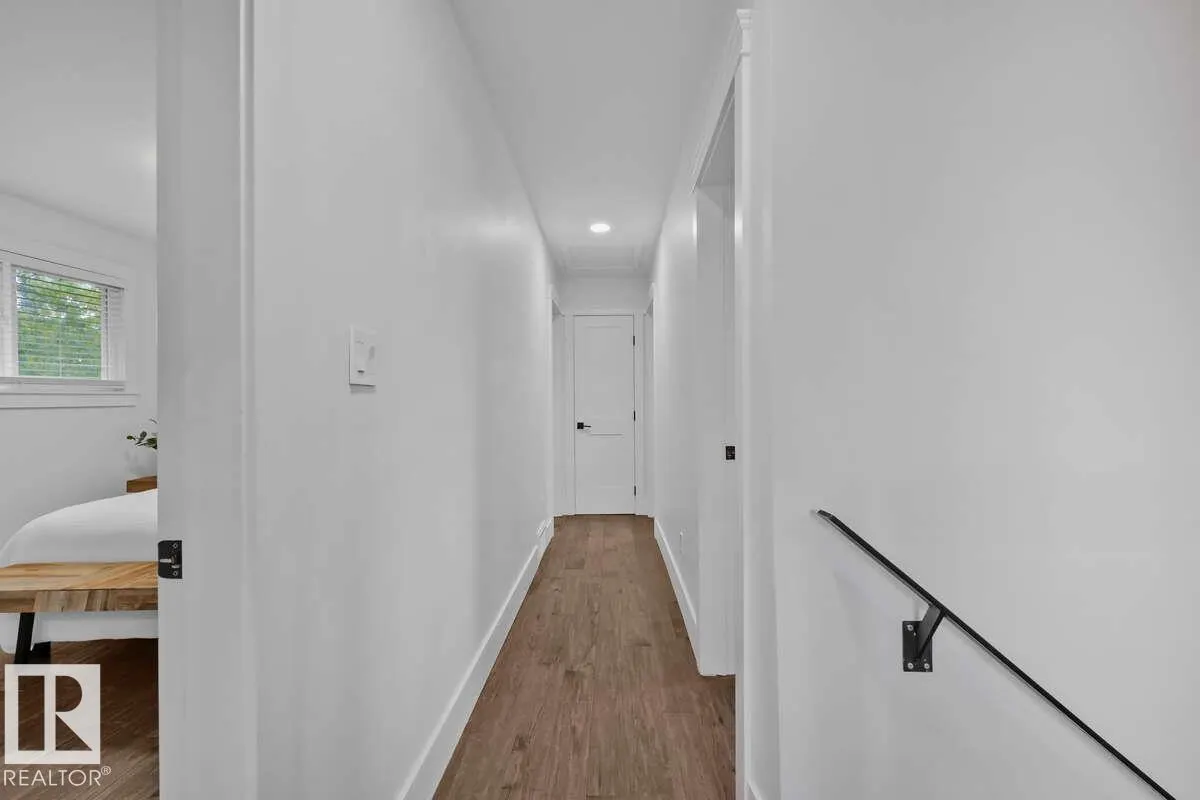 98 WOLF Crescent