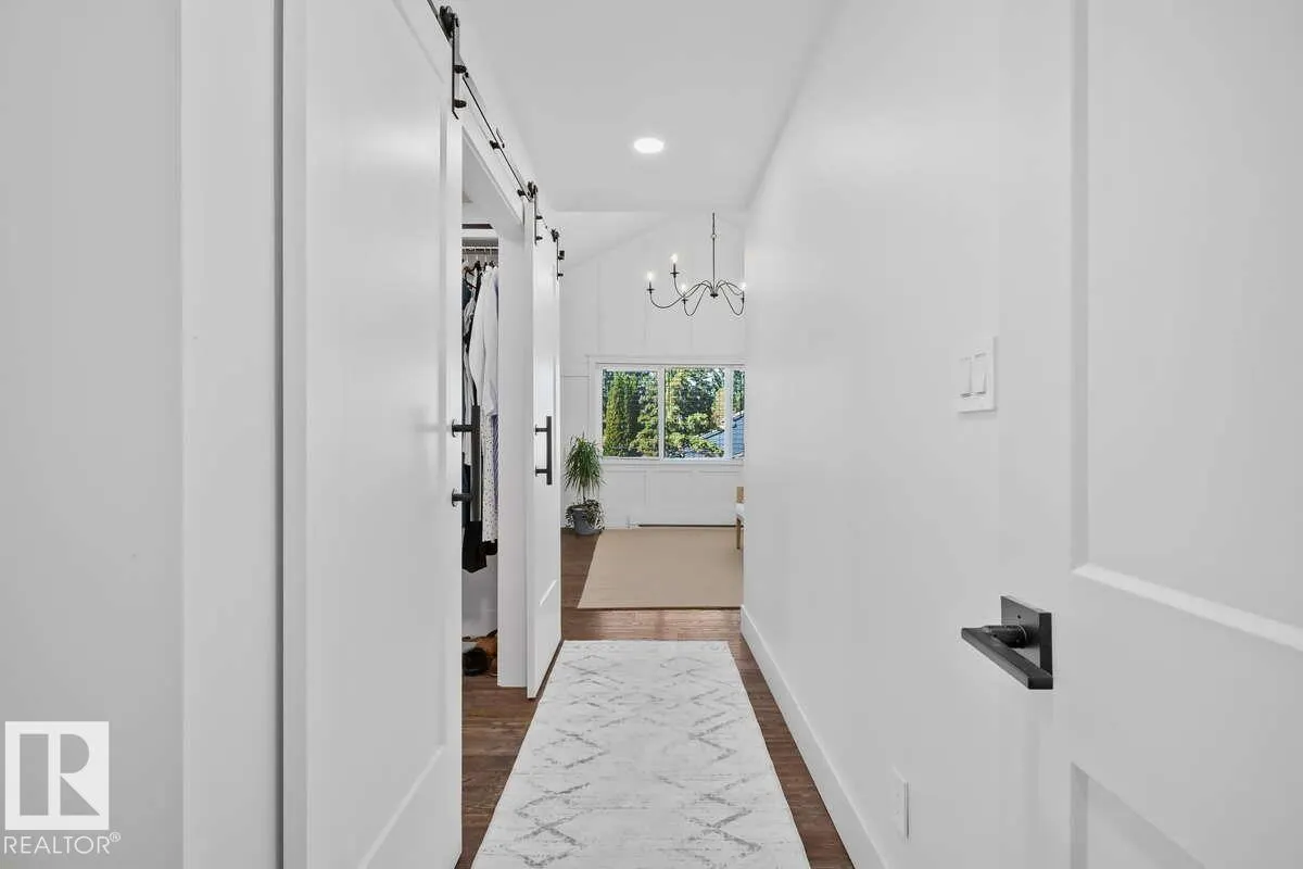 98 WOLF Crescent