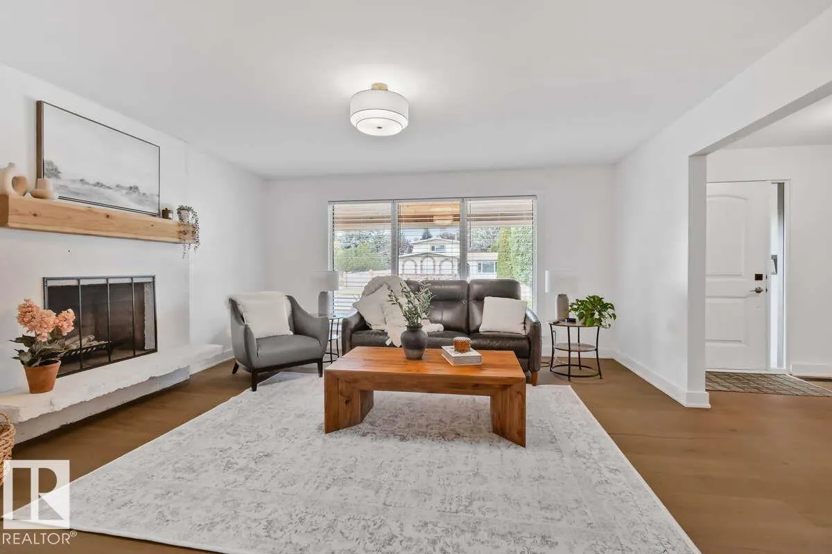 98 WOLF Crescent