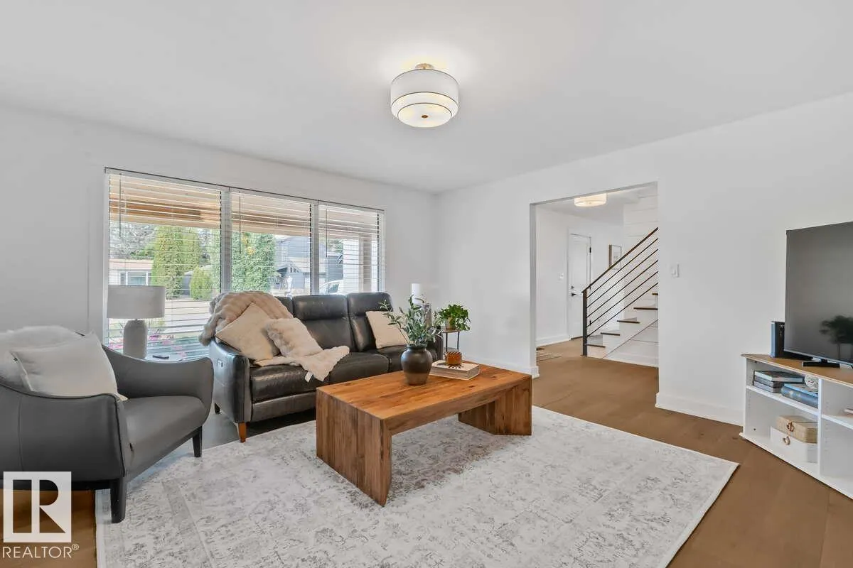 98 WOLF Crescent