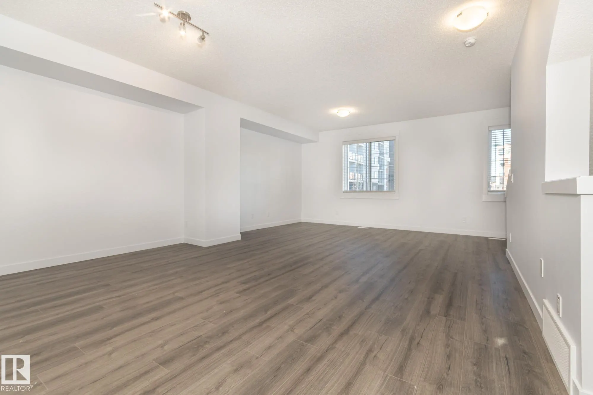 3607 James Mowatt Trail