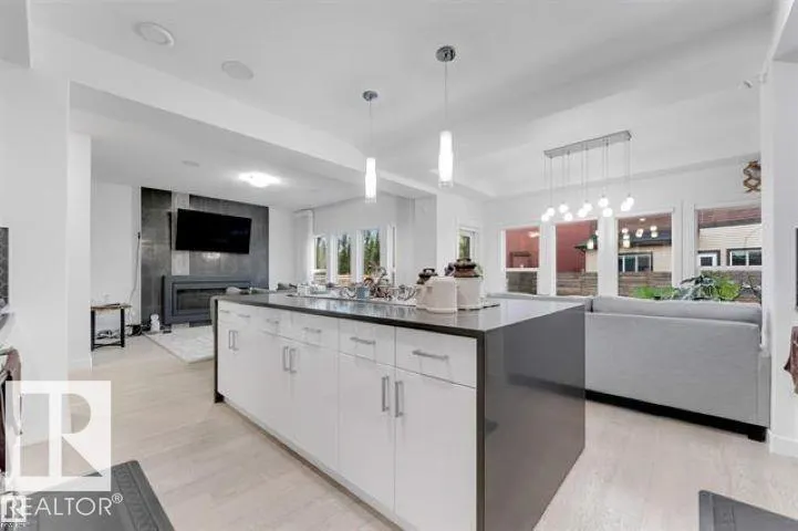 718 CHARLESWORTH Way