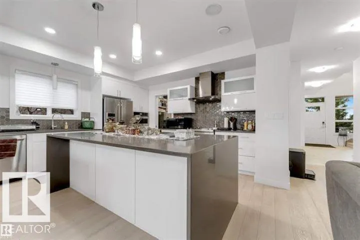 718 CHARLESWORTH Way