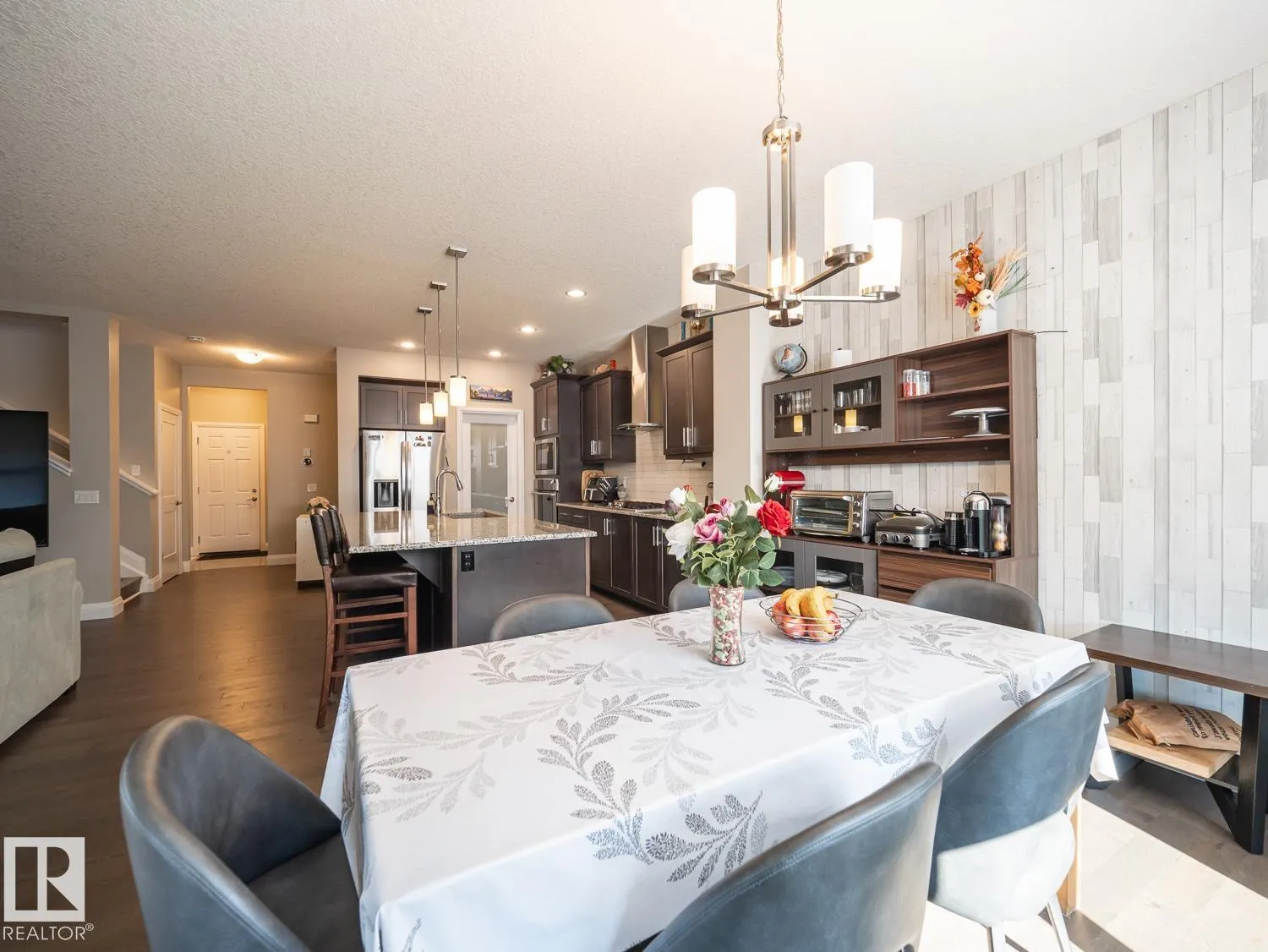 121 SUNWOOD BAY