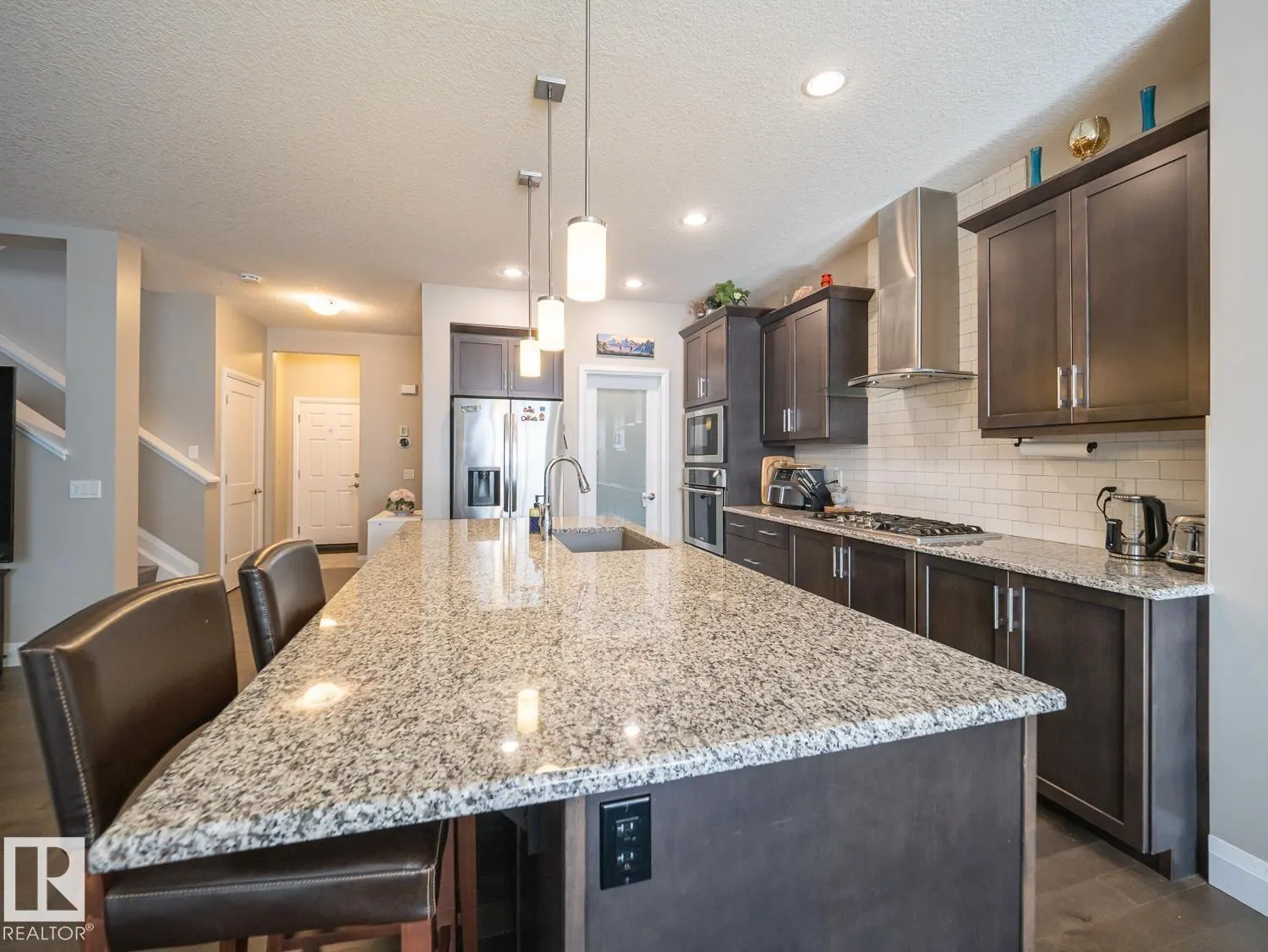 121 SUNWOOD BAY