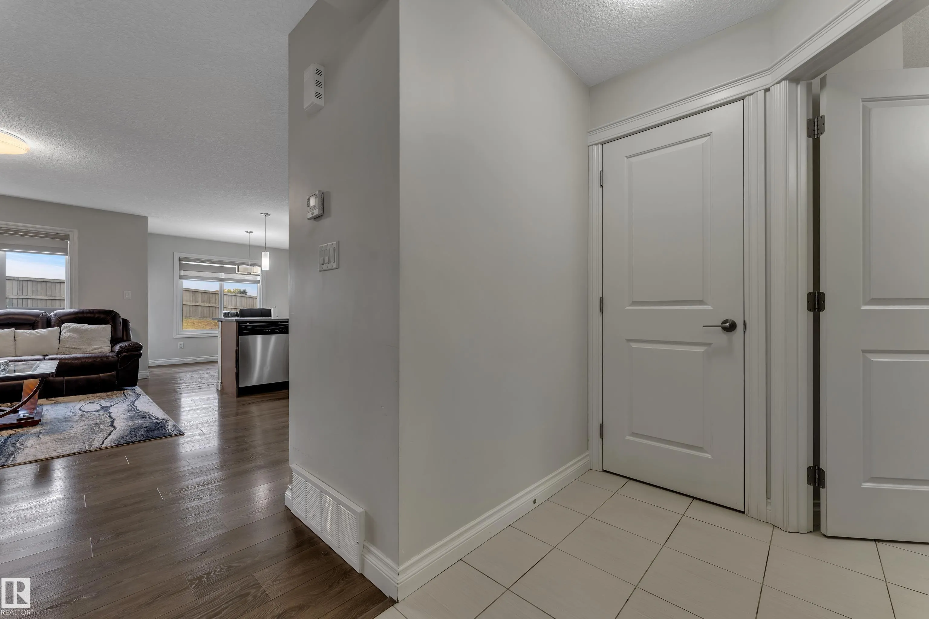 1208 33A Street