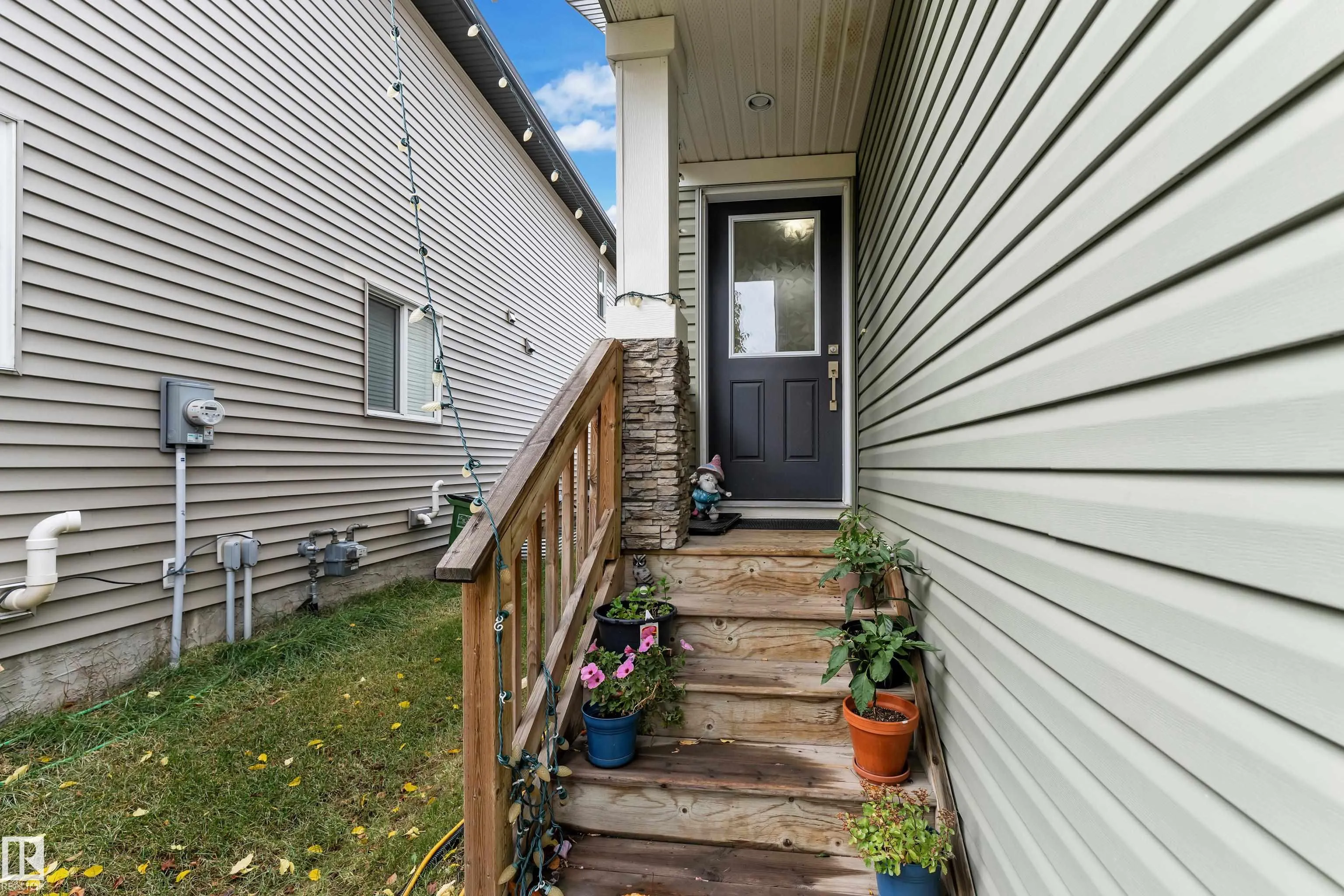 1208 33A Street
