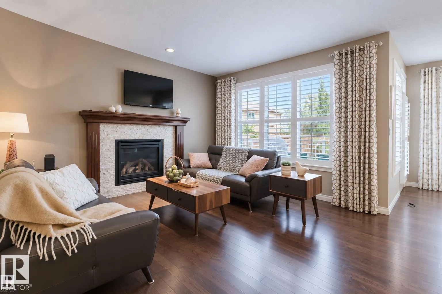 3244 ABBOTT Crescent