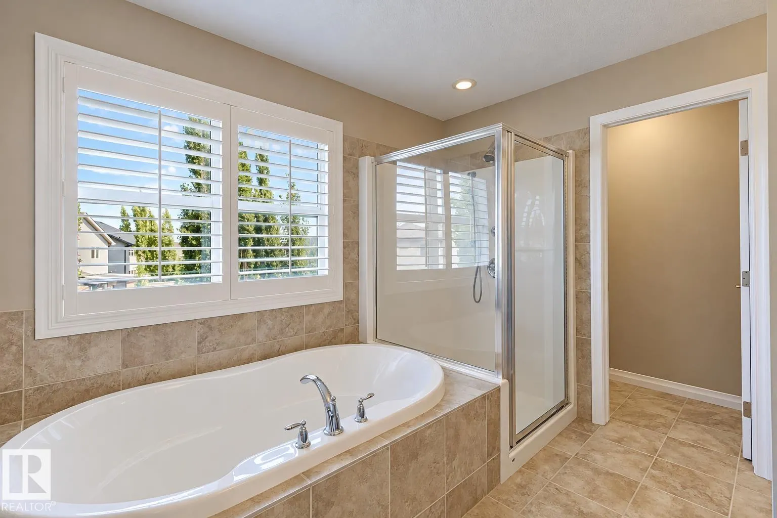 3244 ABBOTT Crescent