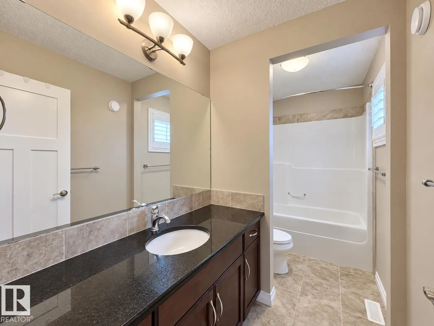3244 ABBOTT Crescent