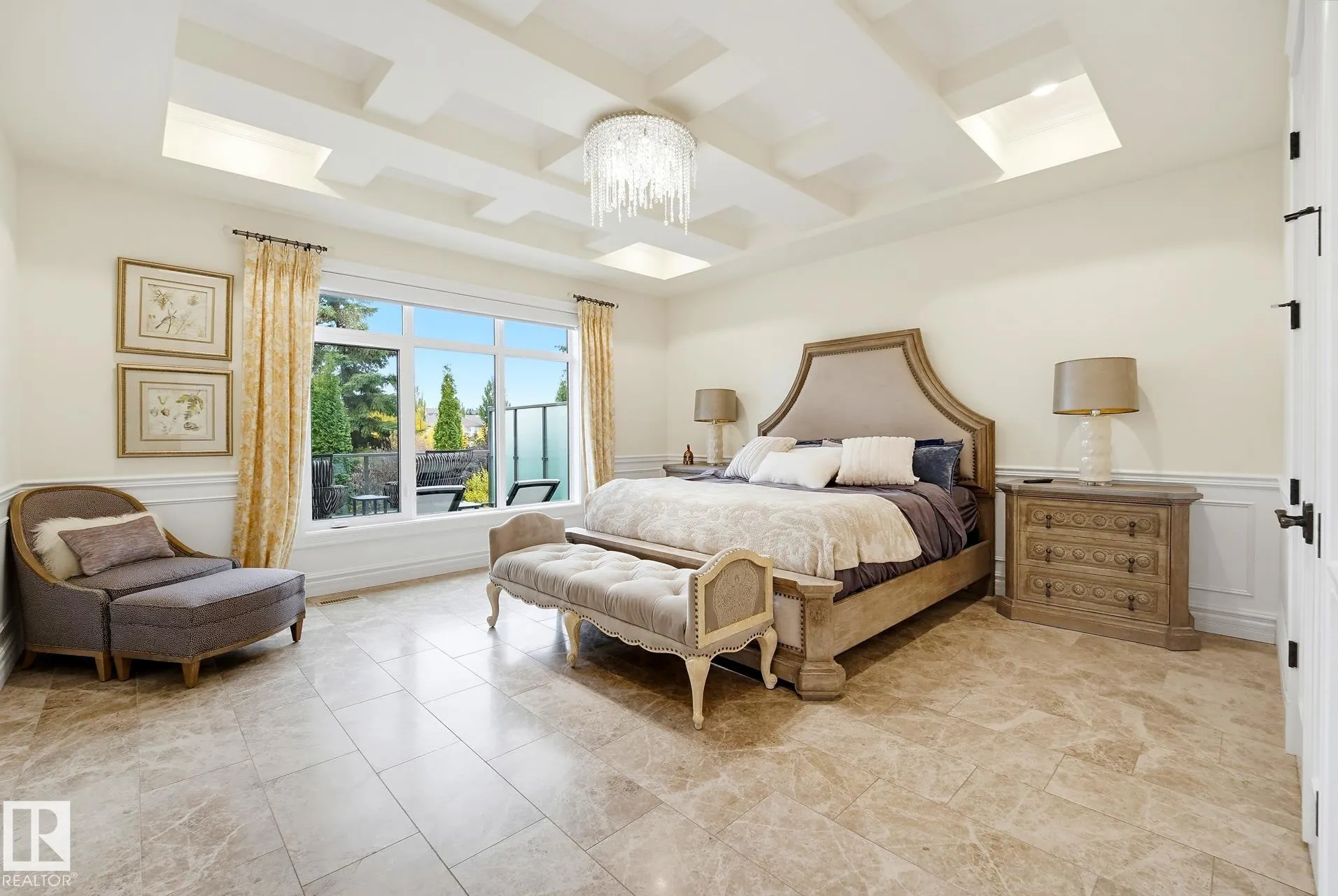 3 KINGSMEADE Crescent
