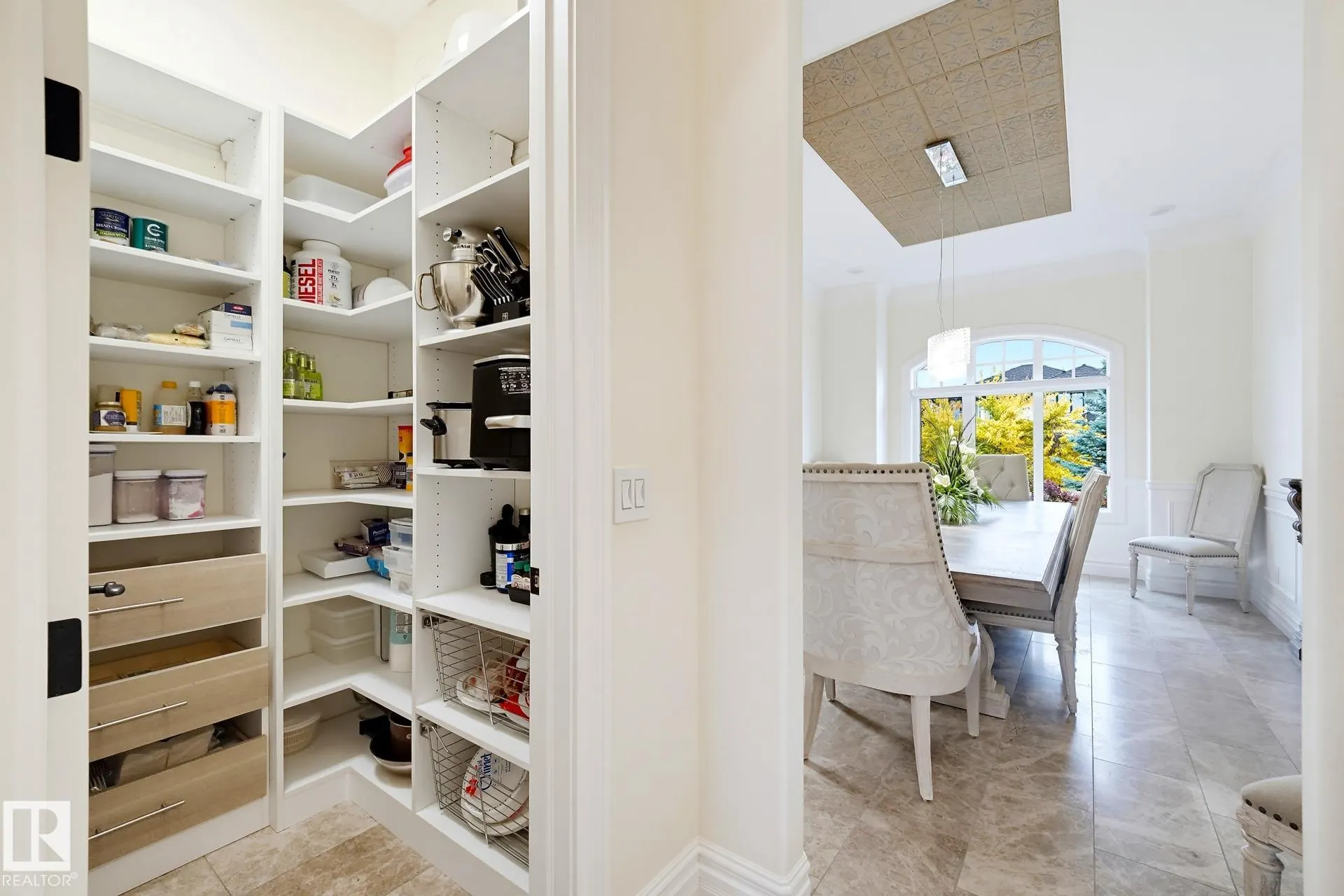 3 KINGSMEADE Crescent