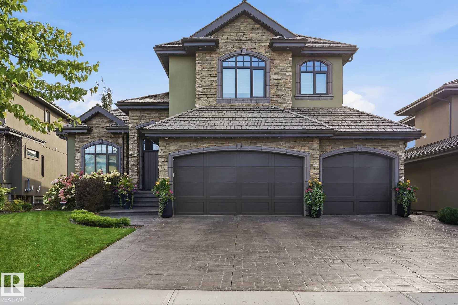 3 KINGSMEADE Crescent
